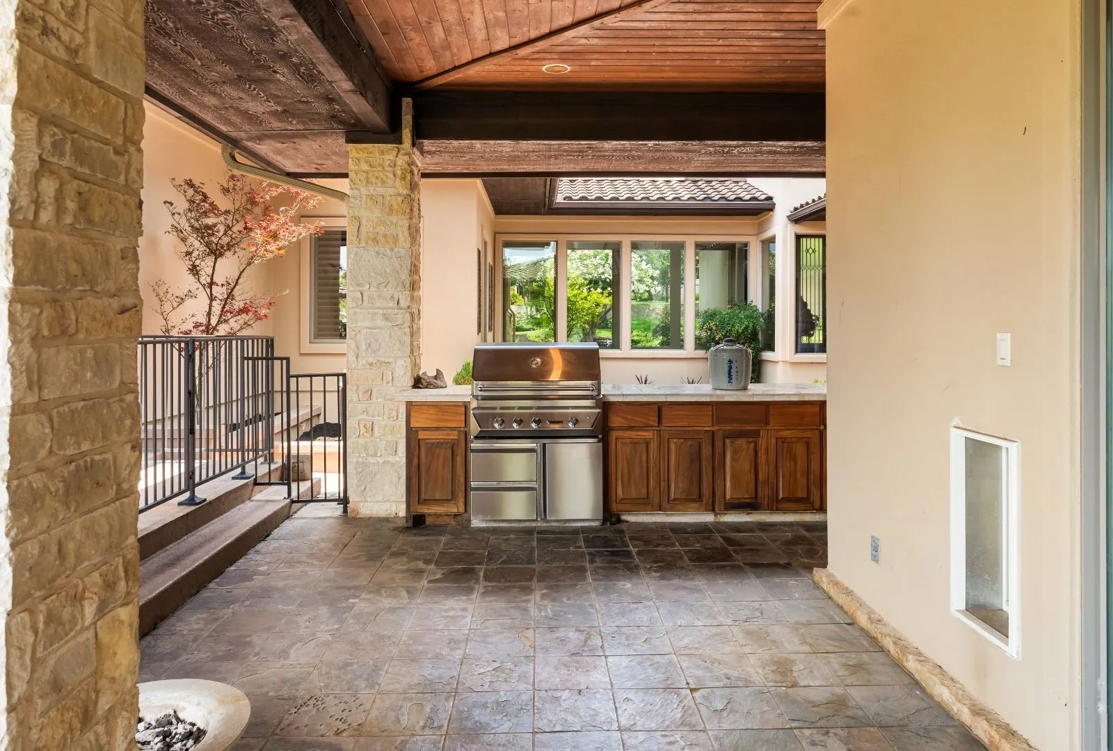 Single Family Residence For Sale in Travis County , 103 Bella Cima Drive, Austin, Texas 78734, 5 Bedroom, 6 Bathroom, 3 Garage spaces, 6,373 Sqft, built in 2001, mls#21357111, Real Estate Agent in Austin, Homes For Sale in Travis county, Homes For Sale in Austin, Realtor in Austin Texas, Real Estate Brokerage Independent Realty Texas, Luminita Cordes Realtor