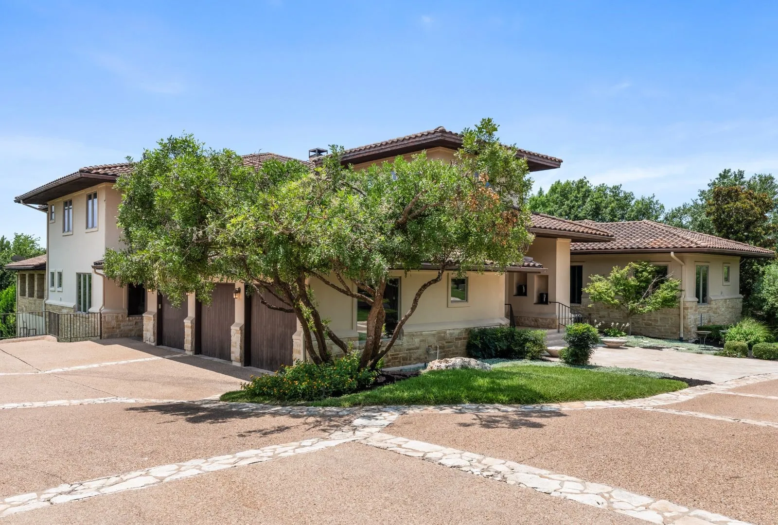 Single Family Residence For Sale in Travis County , 103 Bella Cima Drive, Austin, Texas 78734, 5 Bedroom, 6 Bathroom, 3 Garage spaces, 6,373 Sqft, built in 2001, mls#21357111, Real Estate Agent in Austin, Homes For Sale in Travis county, Homes For Sale in Austin, Realtor in Austin Texas, Real Estate Brokerage Independent Realty Texas, Luminita Cordes Realtor