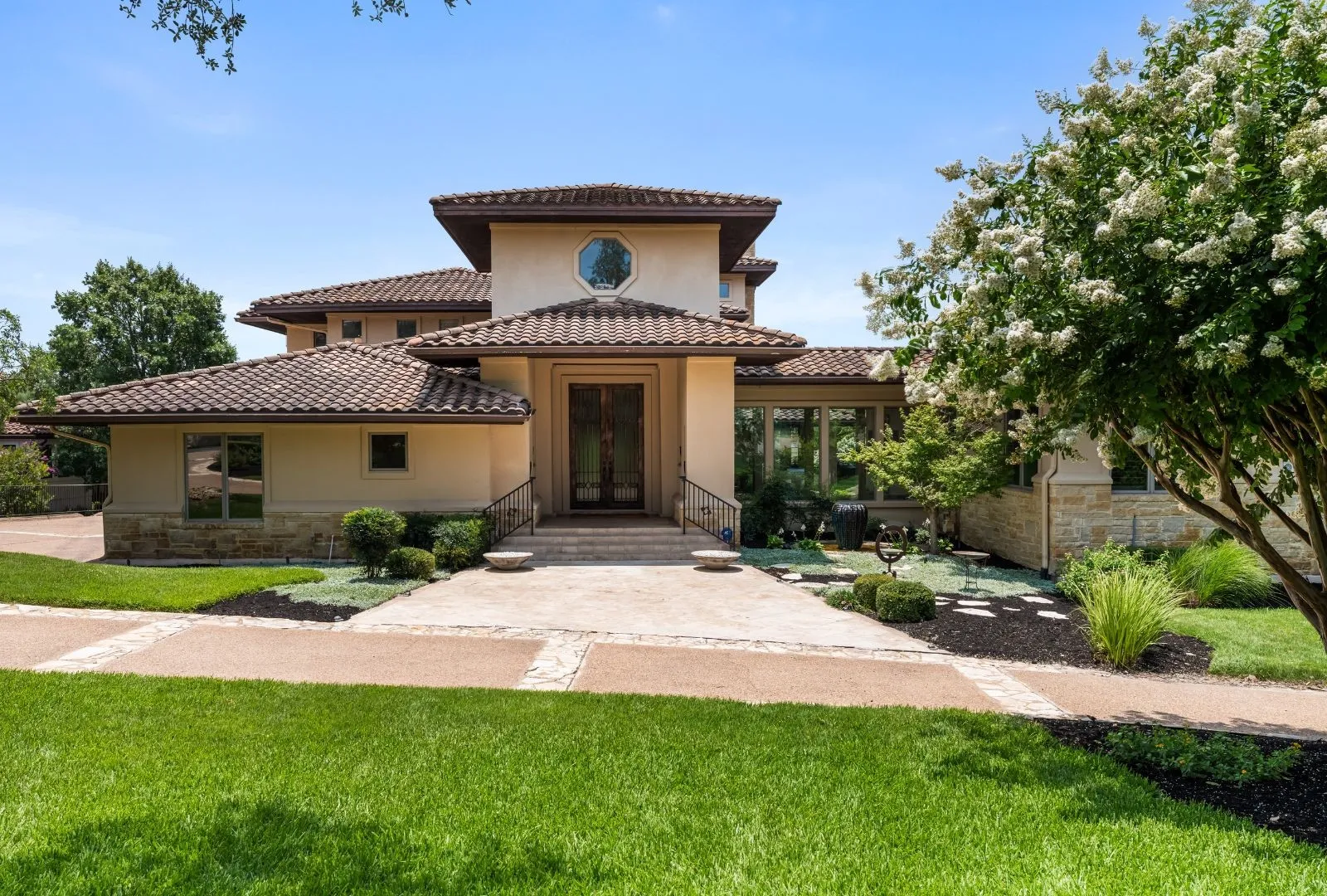 Single Family Residence For Sale in Travis County , 103 Bella Cima Drive, Austin, Texas 78734, 5 Bedroom, 6 Bathroom, 3 Garage spaces, 6,373 Sqft, built in 2001, mls#21357111, Real Estate Agent in Austin, Homes For Sale in Travis county, Homes For Sale in Austin, Realtor in Austin Texas, Real Estate Brokerage Independent Realty Texas, Luminita Cordes Realtor