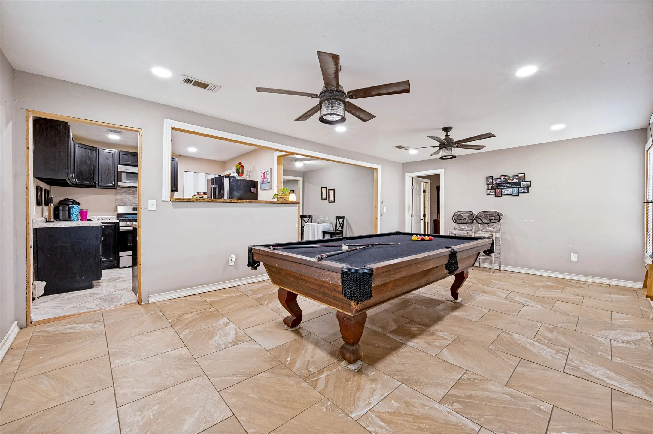 Single Family Residence For Sale in Dallas County , 1008 E Russell Avenue, Carrollton, Texas 75006, 2 Bedroom, 2 Bathroom, 1 Garage spaces, 1,352 Sqft, built in 1951, mls#21355912, Real Estate Agent in Carrollton, Homes For Sale in Dallas county, Homes For Sale in Carrollton, Realtor in Carrollton Texas, Real Estate Brokerage Independent Realty Texas, Luminita Cordes Realtor