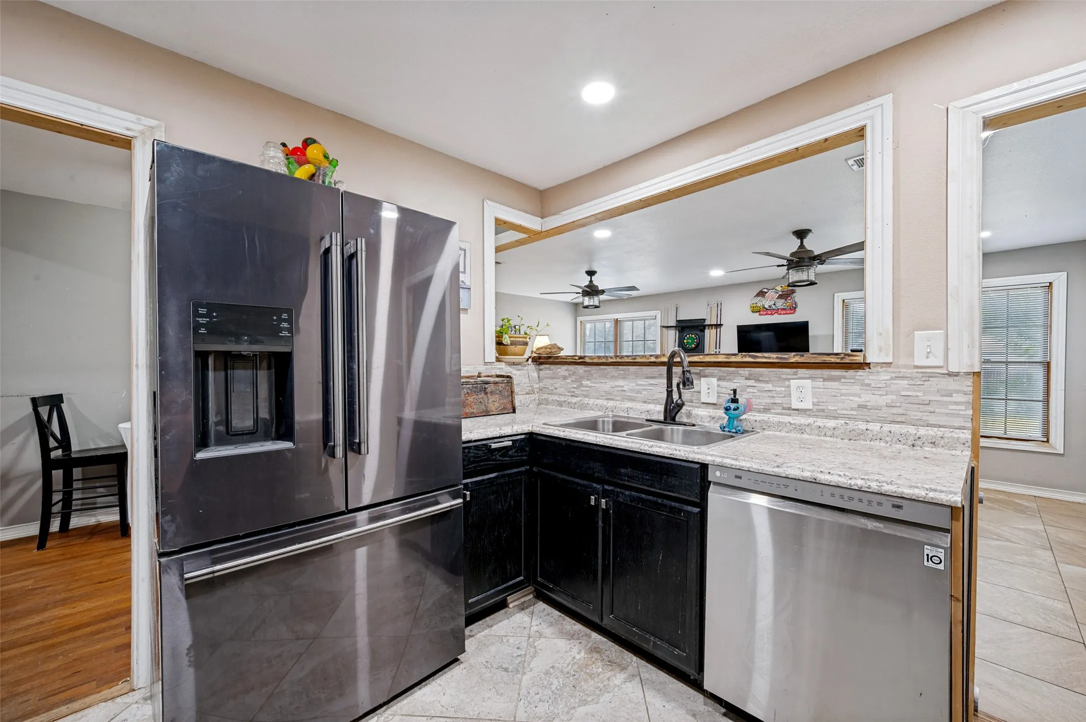 Single Family Residence For Sale in Dallas County , 1008 E Russell Avenue, Carrollton, Texas 75006, 2 Bedroom, 2 Bathroom, 1 Garage spaces, 1,352 Sqft, built in 1951, mls#21355912, Real Estate Agent in Carrollton, Homes For Sale in Dallas county, Homes For Sale in Carrollton, Realtor in Carrollton Texas, Real Estate Brokerage Independent Realty Texas, Luminita Cordes Realtor