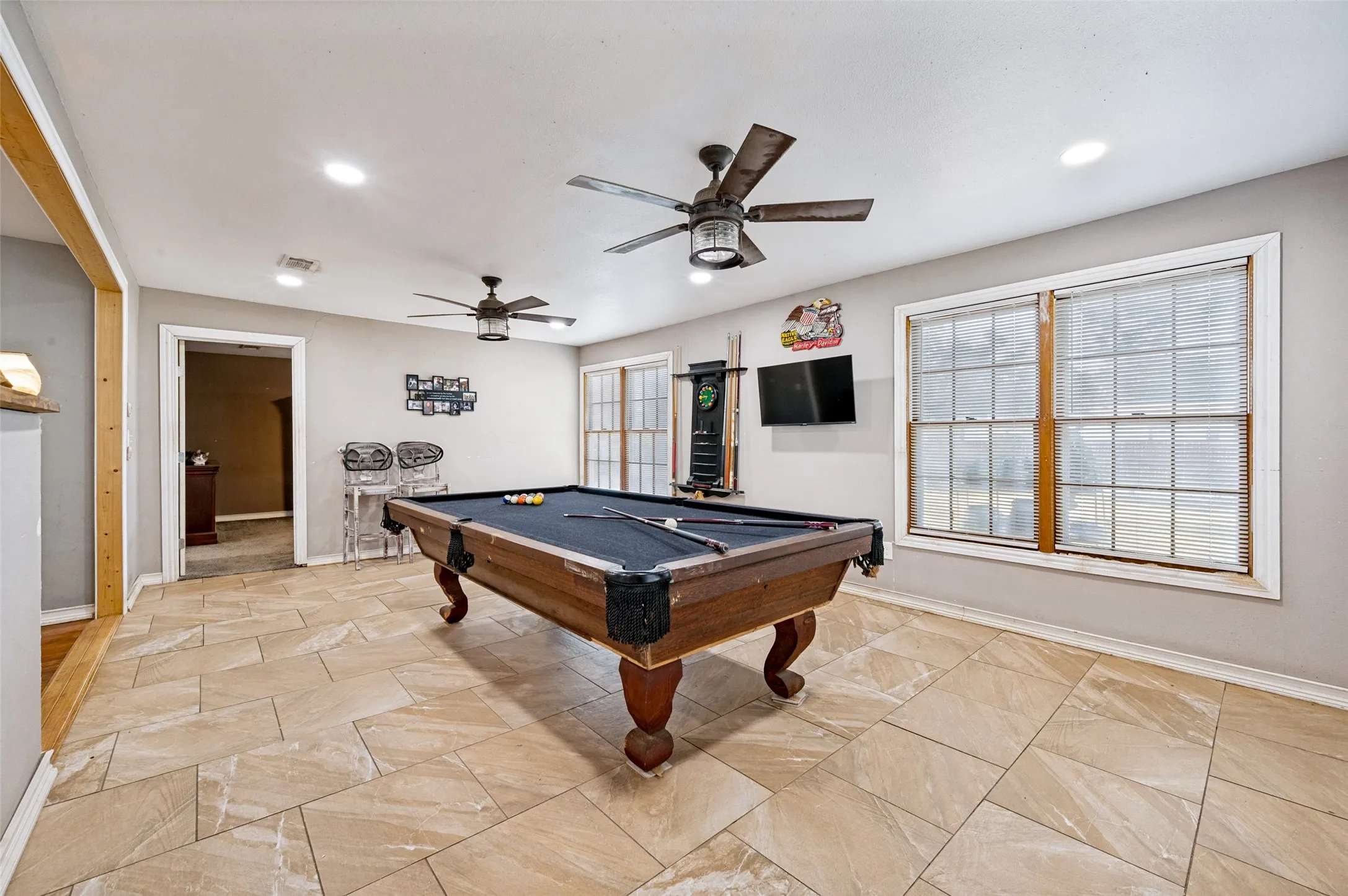 Single Family Residence For Sale in Dallas County , 1008 E Russell Avenue, Carrollton, Texas 75006, 2 Bedroom, 2 Bathroom, 1 Garage spaces, 1,352 Sqft, built in 1951, mls#21355912, Real Estate Agent in Carrollton, Homes For Sale in Dallas county, Homes For Sale in Carrollton, Realtor in Carrollton Texas, Real Estate Brokerage Independent Realty Texas, Luminita Cordes Realtor