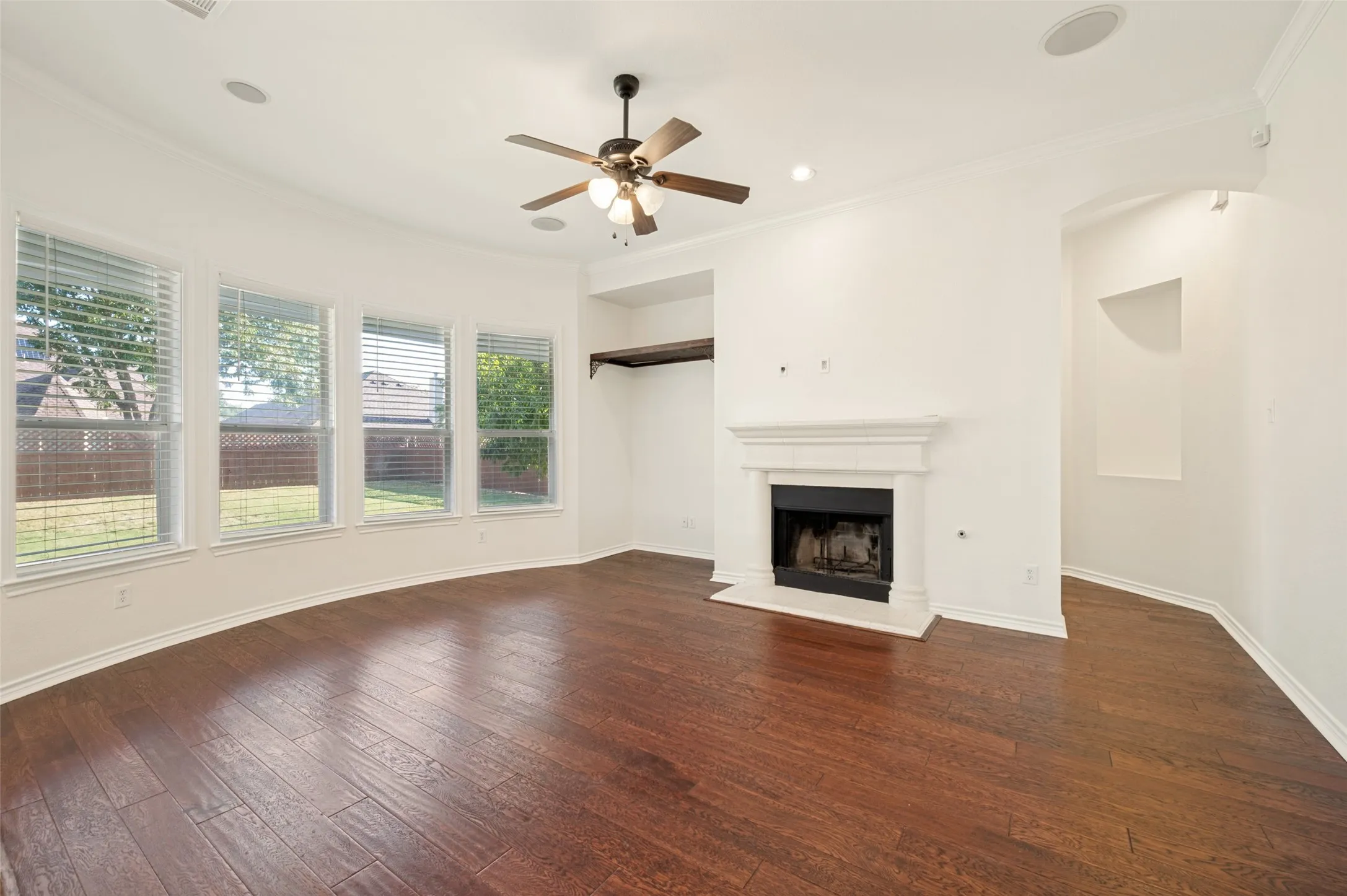 Single Family Residence For Sale in Denton County , 3132 Somerset Lane, Frisco, Texas 75033, 3 Bedroom, 2 Bathroom, 2 Garage spaces, 1,873 Sqft, built in 2004, mls#21357151, Real Estate Agent in Frisco, Homes For Sale in Denton county, Homes For Sale in Frisco, Realtor in Frisco Texas, Real Estate Brokerage Independent Realty Texas, Luminita Cordes Realtor