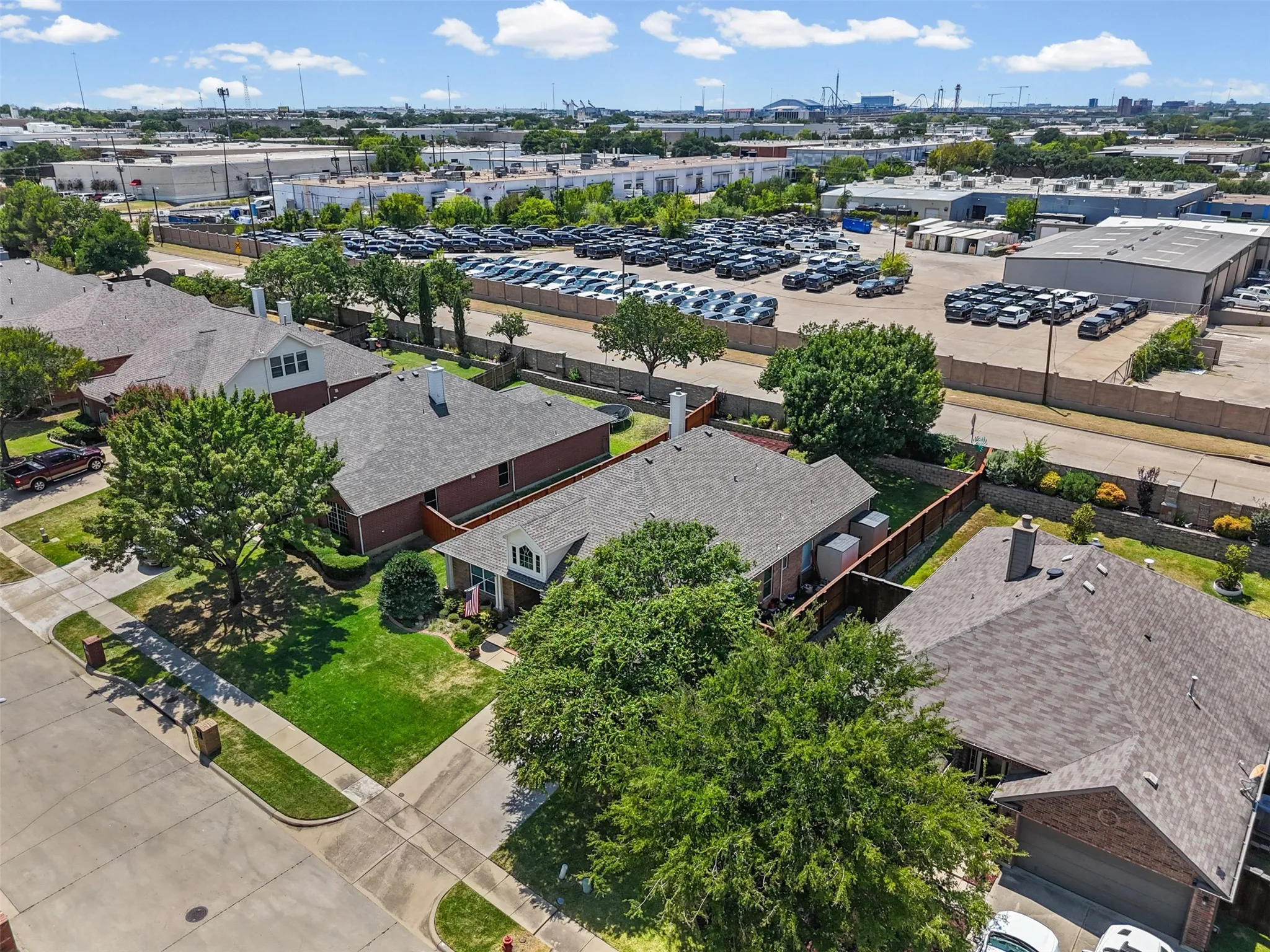 Enjoy a Grand Prairie address with Arlington ISD schools and convenient access to AT&T Stadium, Globe Life Field, Texas Live!, shopping, dining, entertainment, and major highways.