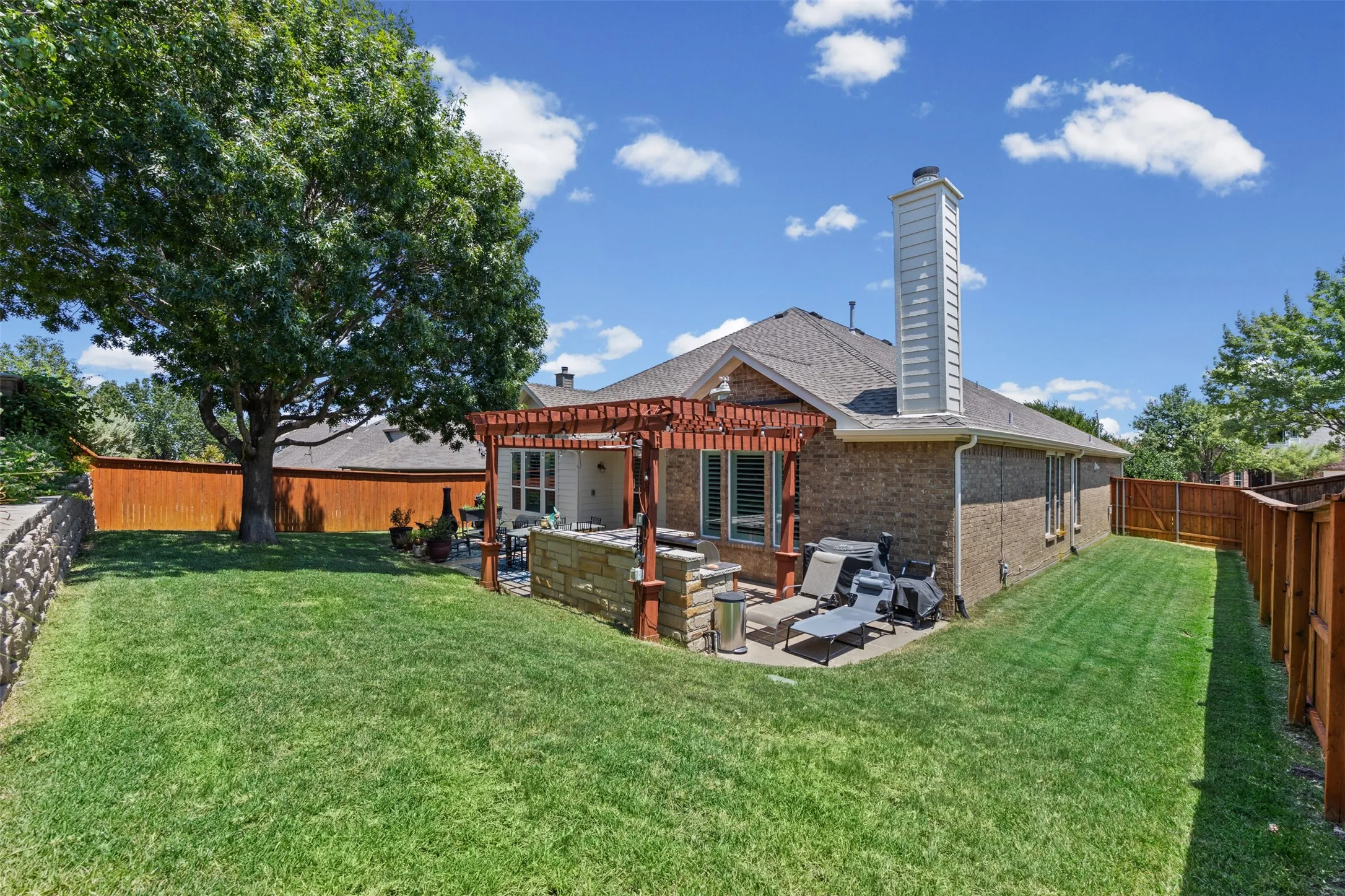 Single Family Residence For Sale in Tarrant County , 1759 Hidden Brook Drive, Grand Prairie, Texas 75050, 4 Bedroom, 3 Bathroom, 2 Garage spaces, 2,428 Sqft, built in 2005, mls#21349623, Real Estate Agent in Grand Prairie, Homes For Sale in Tarrant county, Homes For Sale in Grand Prairie, Realtor in Grand Prairie Texas, Real Estate Brokerage Independent Realty Texas, Luminita Cordes Realtor
