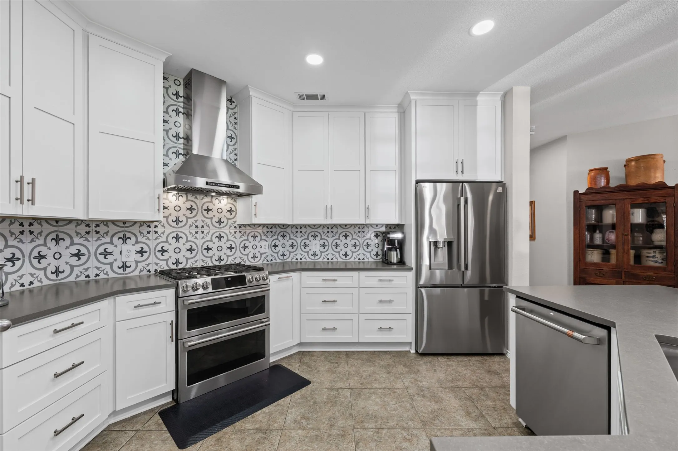 Single Family Residence For Sale in Tarrant County , 1759 Hidden Brook Drive, Grand Prairie, Texas 75050, 4 Bedroom, 3 Bathroom, 2 Garage spaces, 2,428 Sqft, built in 2005, mls#21349623, Real Estate Agent in Grand Prairie, Homes For Sale in Tarrant county, Homes For Sale in Grand Prairie, Realtor in Grand Prairie Texas, Real Estate Brokerage Independent Realty Texas, Luminita Cordes Realtor