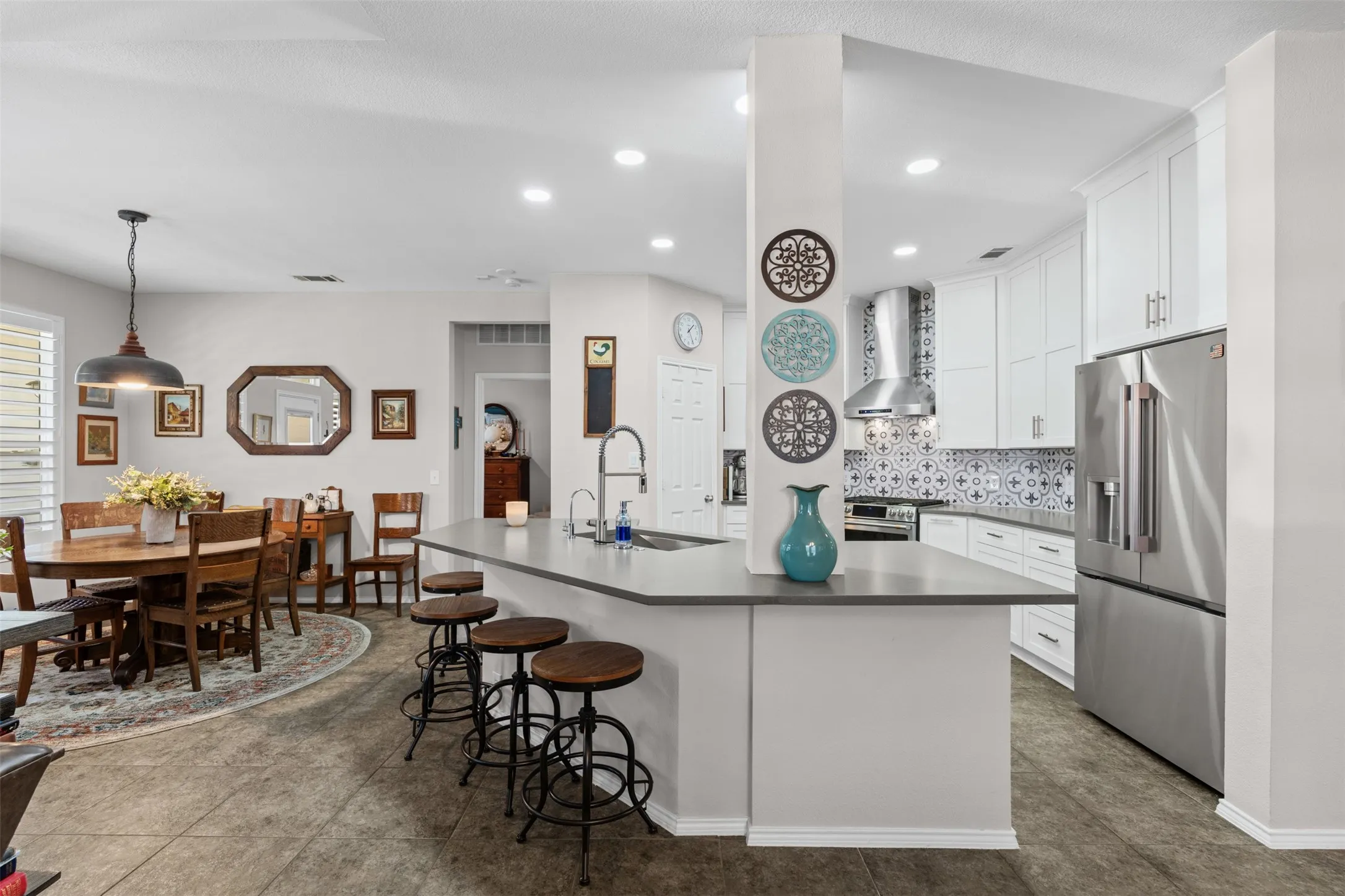 Single Family Residence For Sale in Tarrant County , 1759 Hidden Brook Drive, Grand Prairie, Texas 75050, 4 Bedroom, 3 Bathroom, 2 Garage spaces, 2,428 Sqft, built in 2005, mls#21349623, Real Estate Agent in Grand Prairie, Homes For Sale in Tarrant county, Homes For Sale in Grand Prairie, Realtor in Grand Prairie Texas, Real Estate Brokerage Independent Realty Texas, Luminita Cordes Realtor