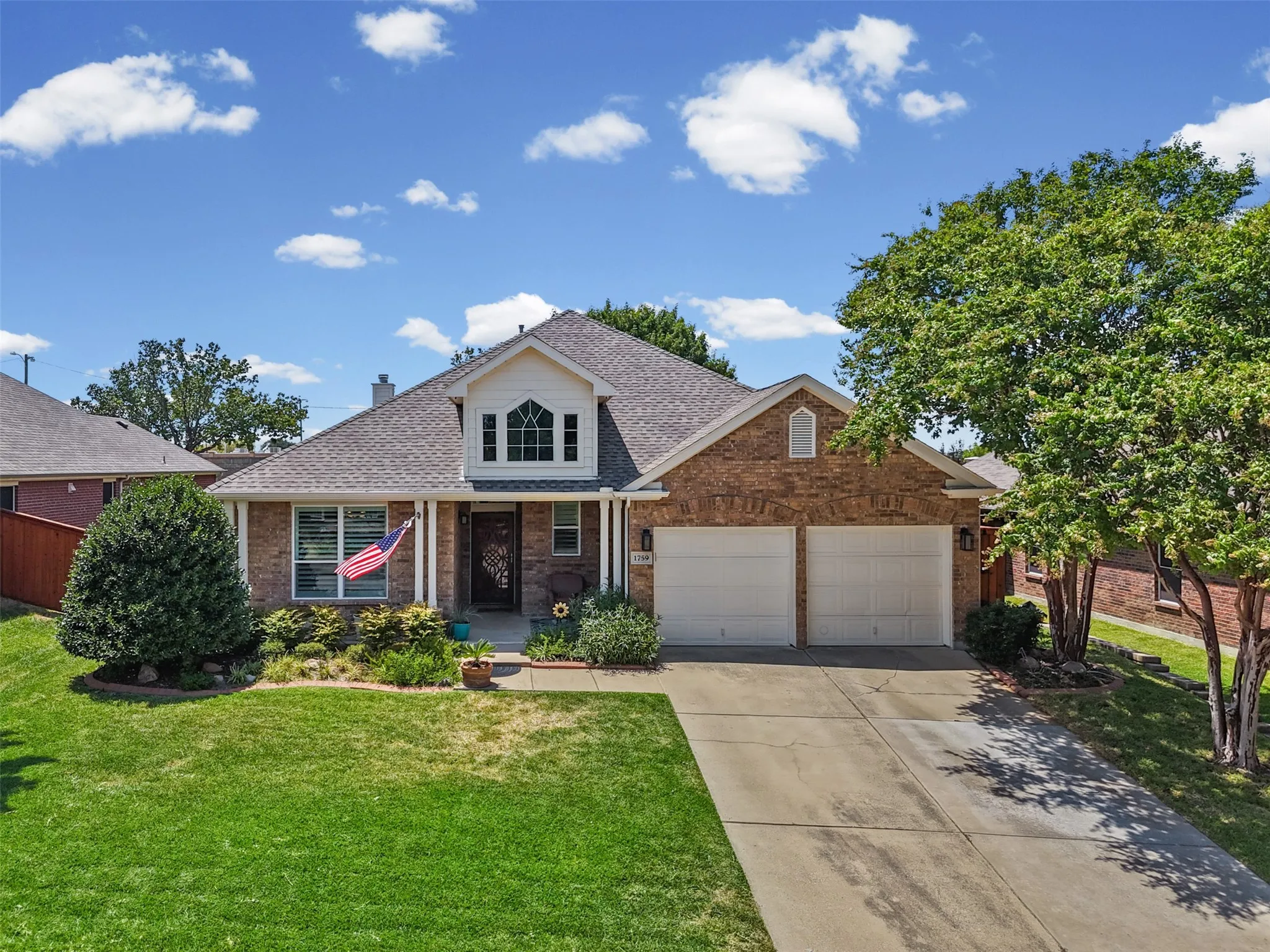 Single Family Residence For Sale in Tarrant County , 1759 Hidden Brook Drive, Grand Prairie, Texas 75050, 4 Bedroom, 3 Bathroom, 2 Garage spaces, 2,428 Sqft, built in 2005, mls#21349623, Real Estate Agent in Grand Prairie, Homes For Sale in Tarrant county, Homes For Sale in Grand Prairie, Realtor in Grand Prairie Texas, Real Estate Brokerage Independent Realty Texas, Luminita Cordes Realtor