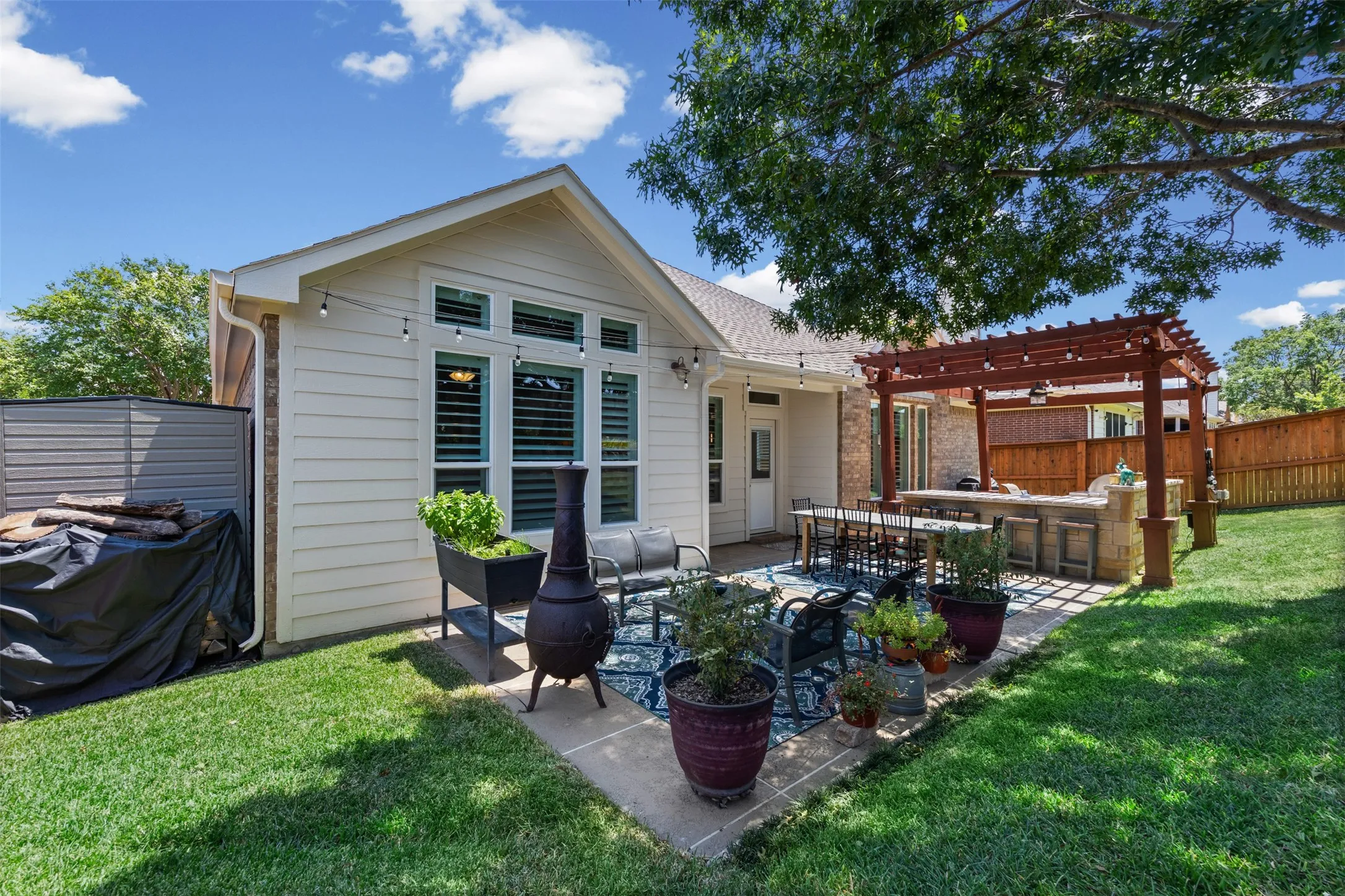 Single Family Residence For Sale in Tarrant County , 1759 Hidden Brook Drive, Grand Prairie, Texas 75050, 4 Bedroom, 3 Bathroom, 2 Garage spaces, 2,428 Sqft, built in 2005, mls#21349623, Real Estate Agent in Grand Prairie, Homes For Sale in Tarrant county, Homes For Sale in Grand Prairie, Realtor in Grand Prairie Texas, Real Estate Brokerage Independent Realty Texas, Luminita Cordes Realtor