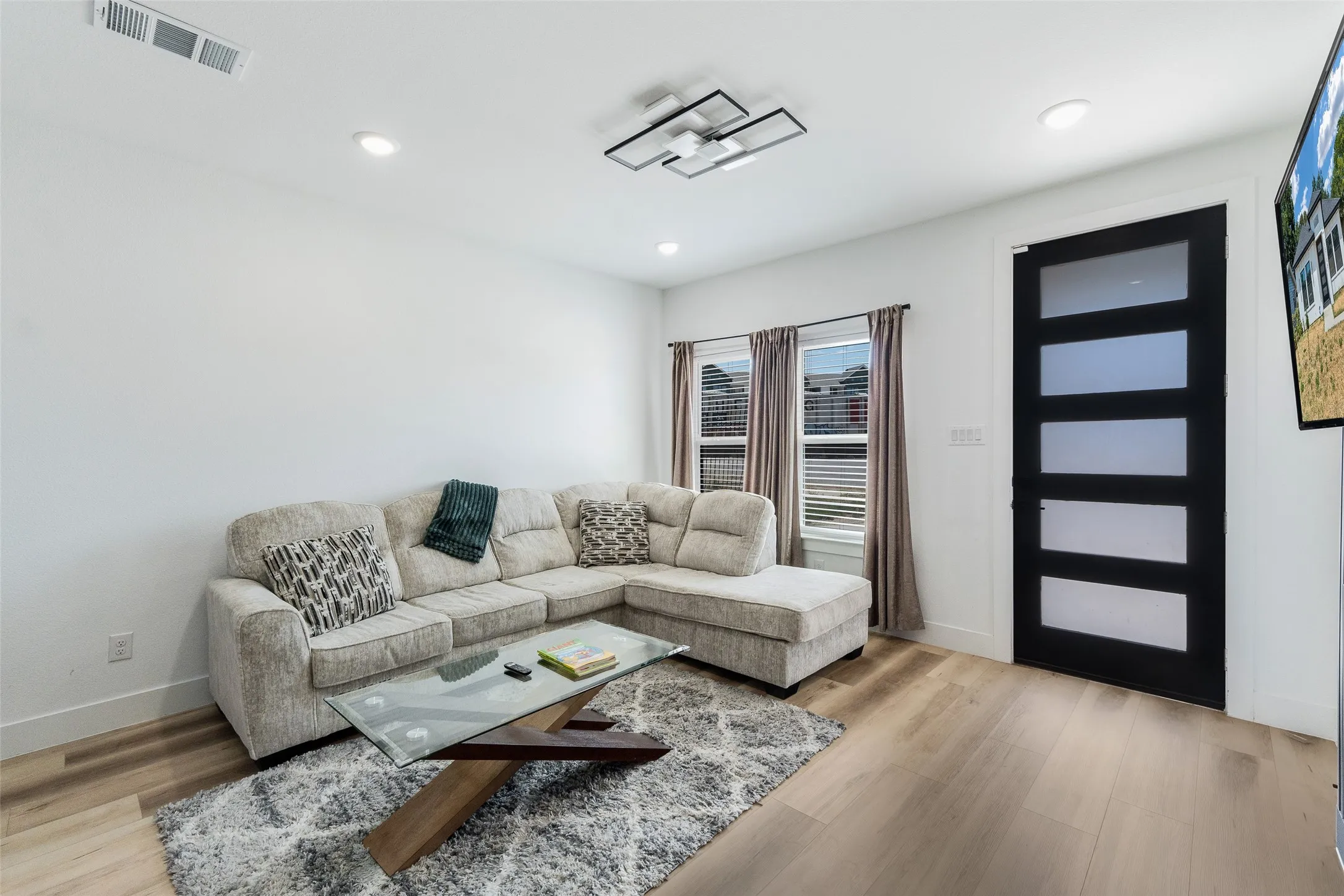 Single Family Residence For Sale in Dallas County , 2749 Bethurum Avenue, Dallas, Texas 75215, 3 Bedroom, 2 Bathroom, Garage spaces, 1,268 Sqft, built in 2024, Price $290,000, mls#21357077, Real Estate Agent in Dallas, Homes For Sale in Dallas county, Homes For Sale in Dallas, Realtor in Dallas Texas, Real Estate Brokerage Independent Realty Texas, Luminita Cordes Realtor
