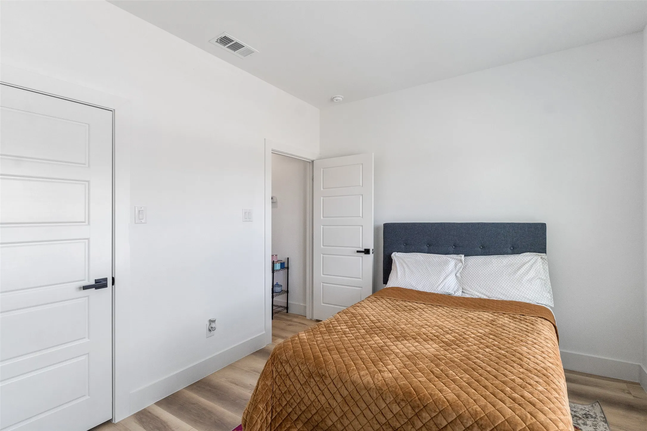 Single Family Residence For Sale in Dallas County , 2749 Bethurum Avenue, Dallas, Texas 75215, 3 Bedroom, 2 Bathroom, Garage spaces, 1,268 Sqft, built in 2024, Price $290,000, mls#21357077, Real Estate Agent in Dallas, Homes For Sale in Dallas county, Homes For Sale in Dallas, Realtor in Dallas Texas, Real Estate Brokerage Independent Realty Texas, Luminita Cordes Realtor