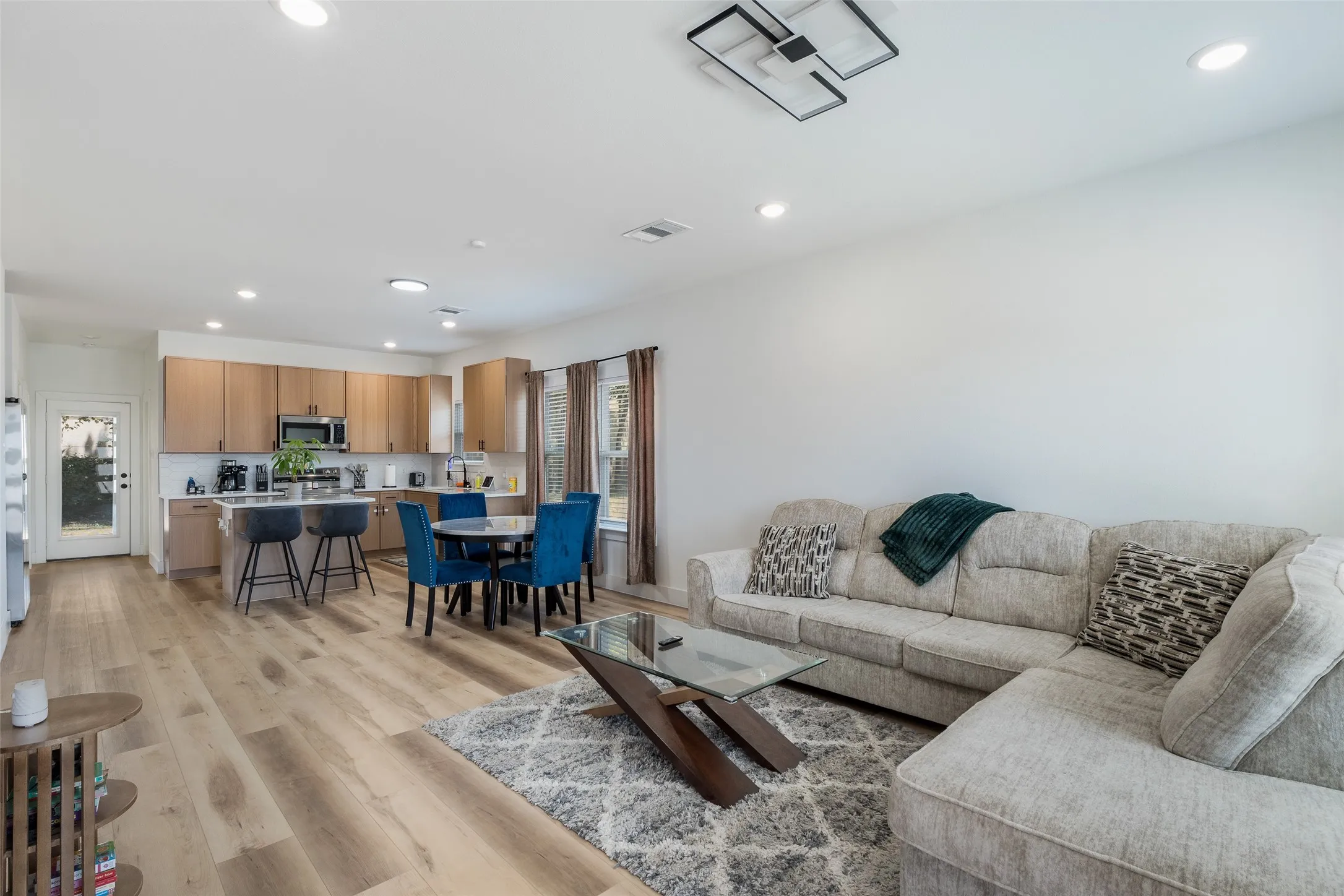 Single Family Residence For Sale in Dallas County , 2749 Bethurum Avenue, Dallas, Texas 75215, 3 Bedroom, 2 Bathroom, Garage spaces, 1,268 Sqft, built in 2024, Price $290,000, mls#21357077, Real Estate Agent in Dallas, Homes For Sale in Dallas county, Homes For Sale in Dallas, Realtor in Dallas Texas, Real Estate Brokerage Independent Realty Texas, Luminita Cordes Realtor