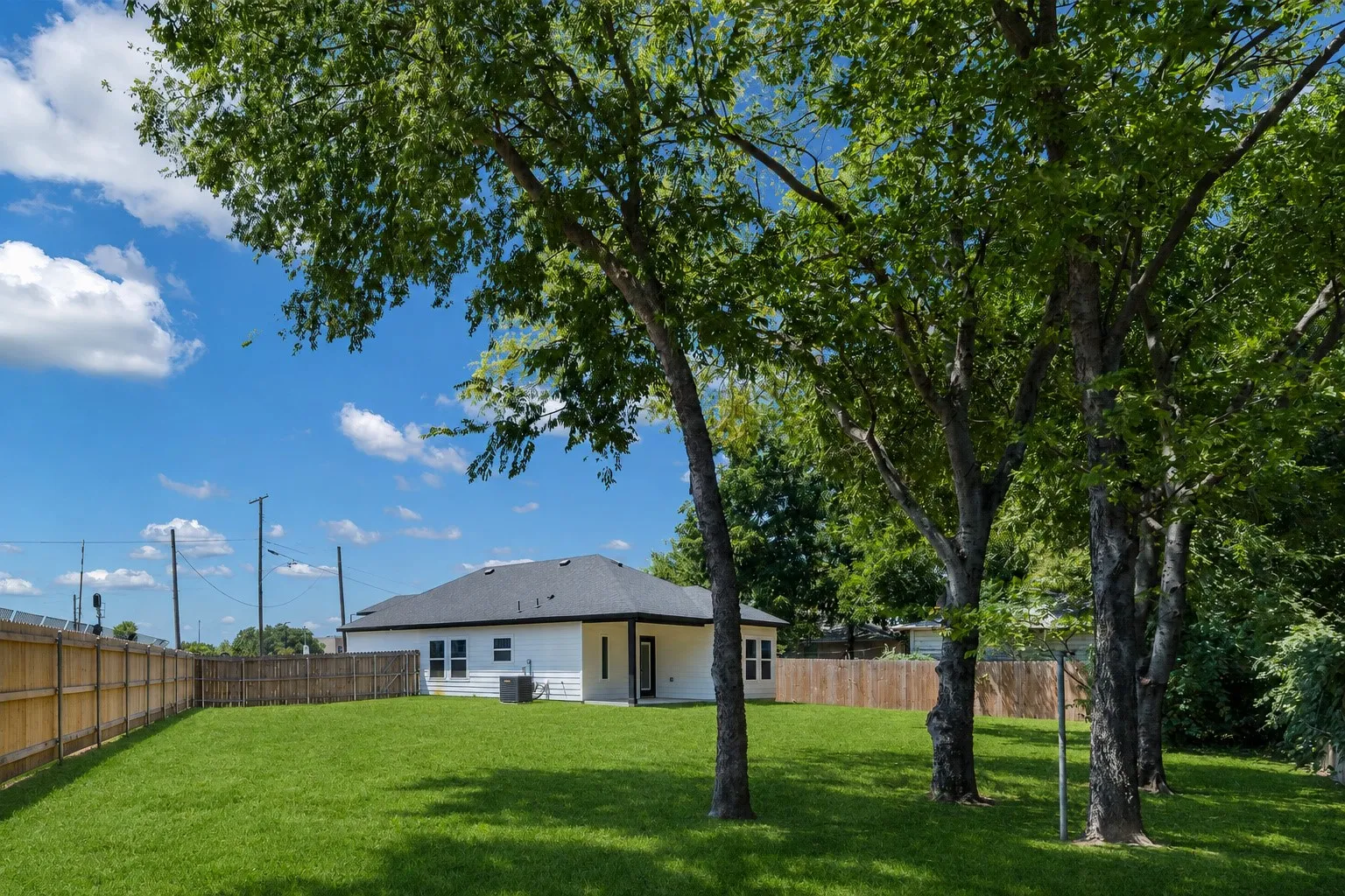 Single Family Residence For Sale in Dallas County , 2749 Bethurum Avenue, Dallas, Texas 75215, 3 Bedroom, 2 Bathroom, Garage spaces, 1,268 Sqft, built in 2024, Price $290,000, mls#21357077, Real Estate Agent in Dallas, Homes For Sale in Dallas county, Homes For Sale in Dallas, Realtor in Dallas Texas, Real Estate Brokerage Independent Realty Texas, Luminita Cordes Realtor