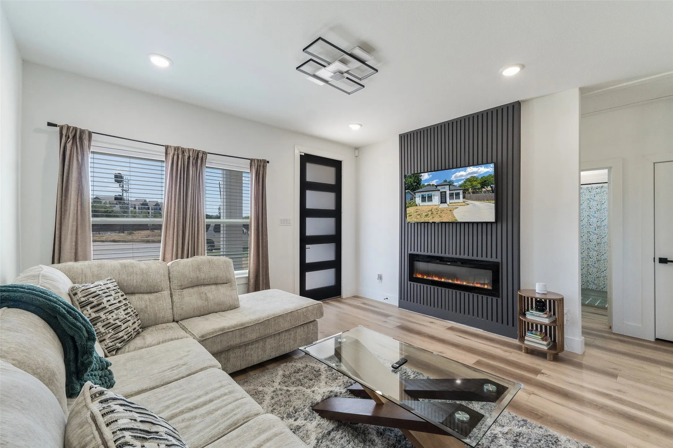 Single Family Residence For Sale in Dallas County , 2749 Bethurum Avenue, Dallas, Texas 75215, 3 Bedroom, 2 Bathroom, Garage spaces, 1,268 Sqft, built in 2024, Price $290,000, mls#21357077, Real Estate Agent in Dallas, Homes For Sale in Dallas county, Homes For Sale in Dallas, Realtor in Dallas Texas, Real Estate Brokerage Independent Realty Texas, Luminita Cordes Realtor