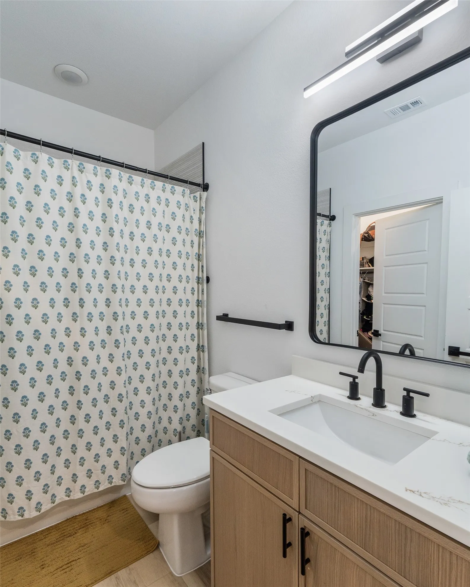 Single Family Residence For Sale in Dallas County , 2749 Bethurum Avenue, Dallas, Texas 75215, 3 Bedroom, 2 Bathroom, Garage spaces, 1,268 Sqft, built in 2024, Price $290,000, mls#21357077, Real Estate Agent in Dallas, Homes For Sale in Dallas county, Homes For Sale in Dallas, Realtor in Dallas Texas, Real Estate Brokerage Independent Realty Texas, Luminita Cordes Realtor