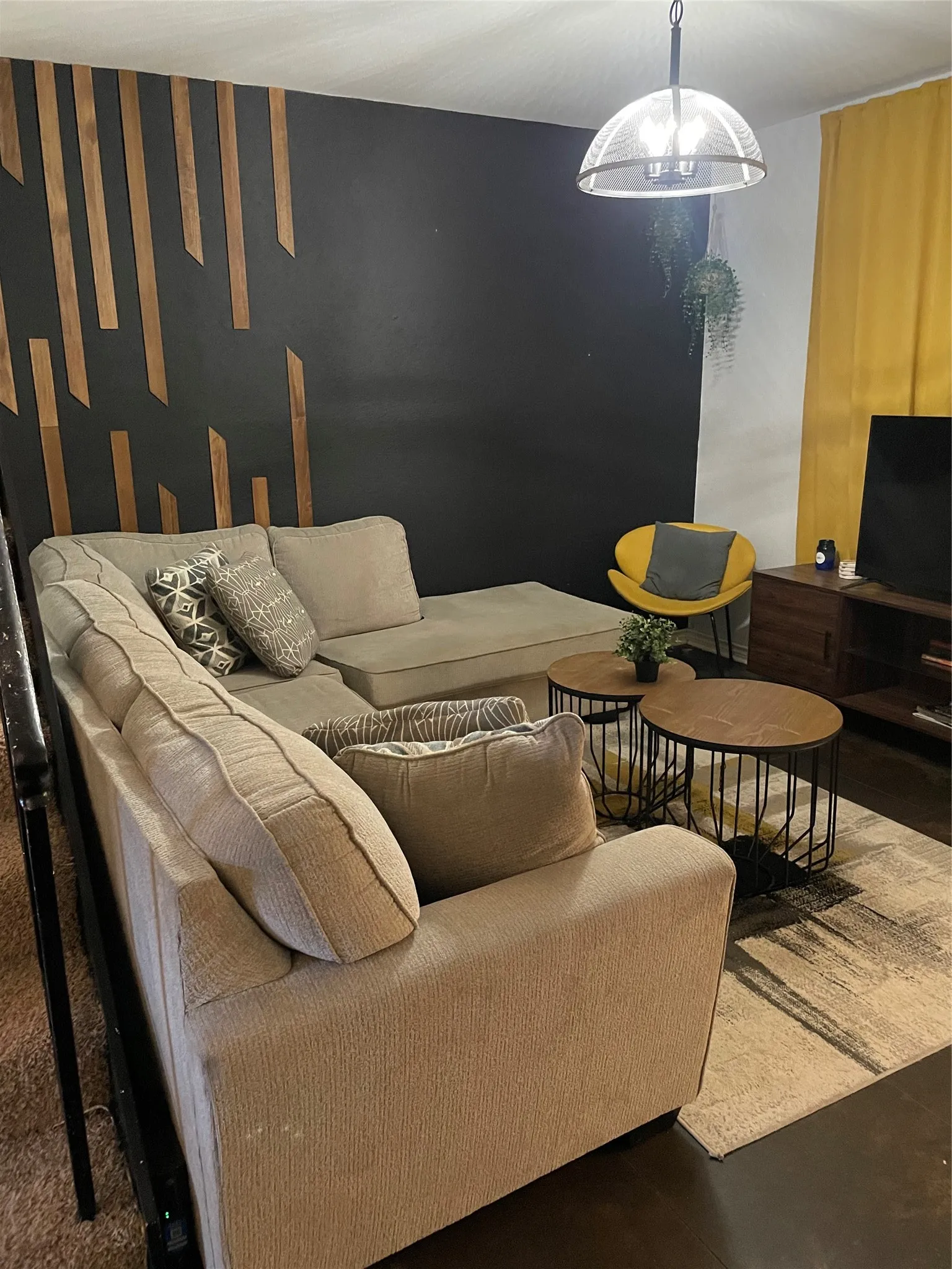 Condominium For Rent in Dallas County , 3500 Routh Street 2, Dallas, Texas 75219, 2 Bedroom, 2 Bathroom, Garage spaces, 1,000 Sqft, built in 1973, mls#21357157, Real Estate Agent in Dallas, Homes For Rent in Dallas county, Homes For Rent in Dallas, Realtor in Dallas Texas, Real Estate Brokerage Independent Realty Texas, Luminita Cordes Realtor
