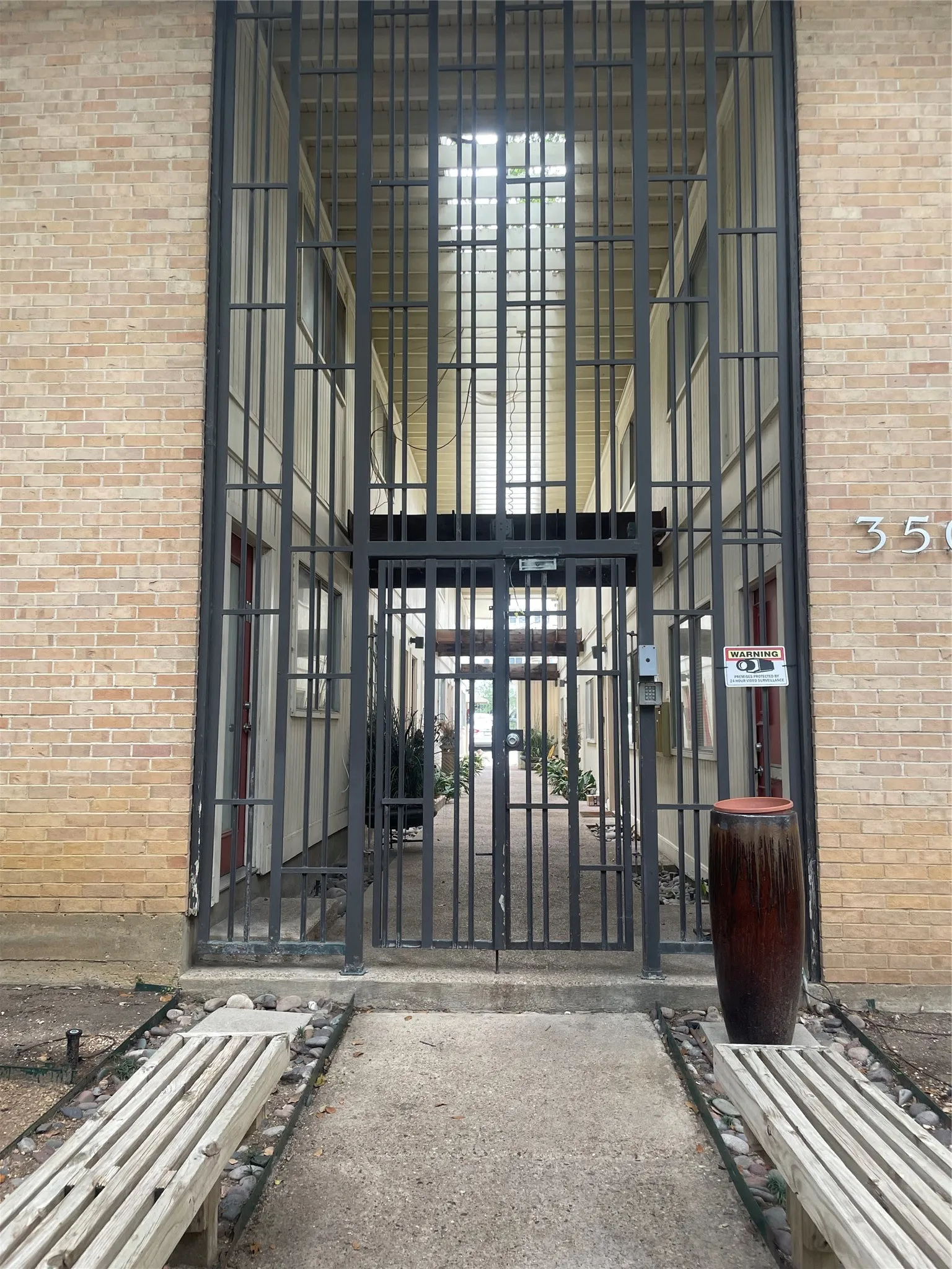 Condominium For Rent in Dallas County , 3500 Routh Street 2, Dallas, Texas 75219, 2 Bedroom, 2 Bathroom, Garage spaces, 1,000 Sqft, built in 1973, mls#21357157, Real Estate Agent in Dallas, Homes For Rent in Dallas county, Homes For Rent in Dallas, Realtor in Dallas Texas, Real Estate Brokerage Independent Realty Texas, Luminita Cordes Realtor