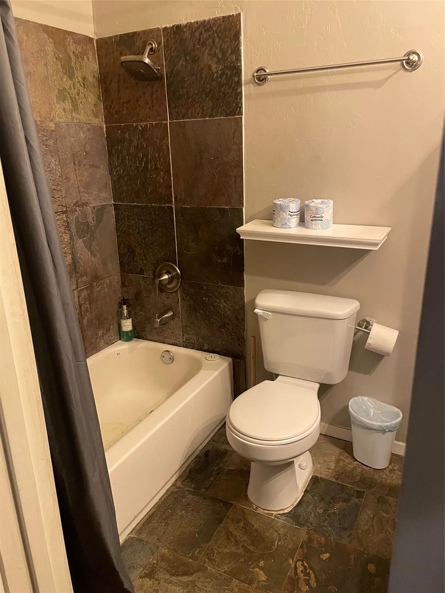 Condominium For Rent in Dallas County , 3500 Routh Street 2, Dallas, Texas 75219, 2 Bedroom, 2 Bathroom, Garage spaces, 1,000 Sqft, built in 1973, mls#21357157, Real Estate Agent in Dallas, Homes For Rent in Dallas county, Homes For Rent in Dallas, Realtor in Dallas Texas, Real Estate Brokerage Independent Realty Texas, Luminita Cordes Realtor