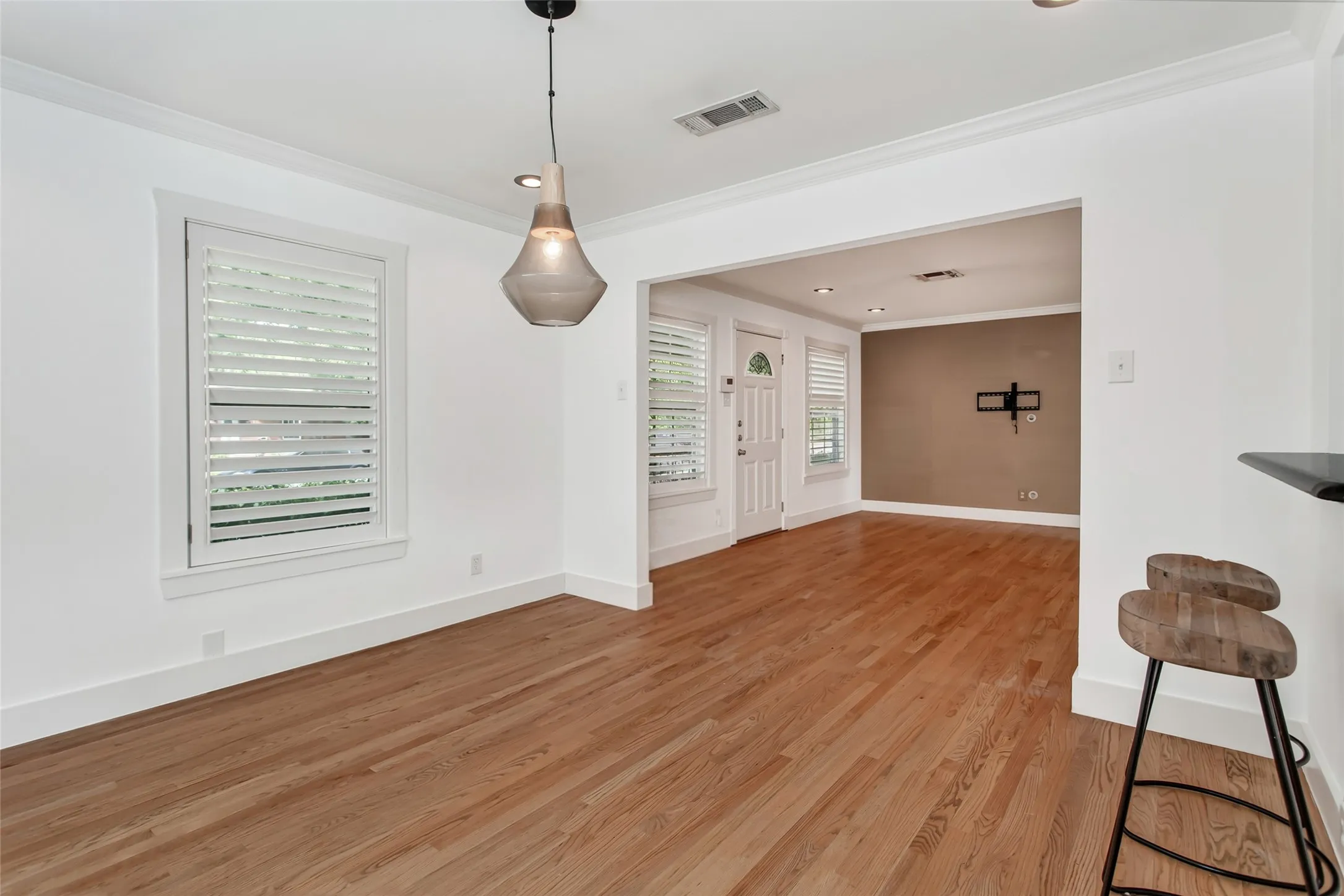 Single Family Residence For Sale in Dallas County , 1407 Rio Hondo Drive, Dallas, Texas 75218, 3 Bedroom, 1 Bathroom, 1 Garage spaces, 1,260 Sqft, built in 1951, mls#21357159, Real Estate Agent in Dallas, Homes For Sale in Dallas county, Homes For Sale in Dallas, Realtor in Dallas Texas, Real Estate Brokerage Independent Realty Texas, Luminita Cordes Realtor