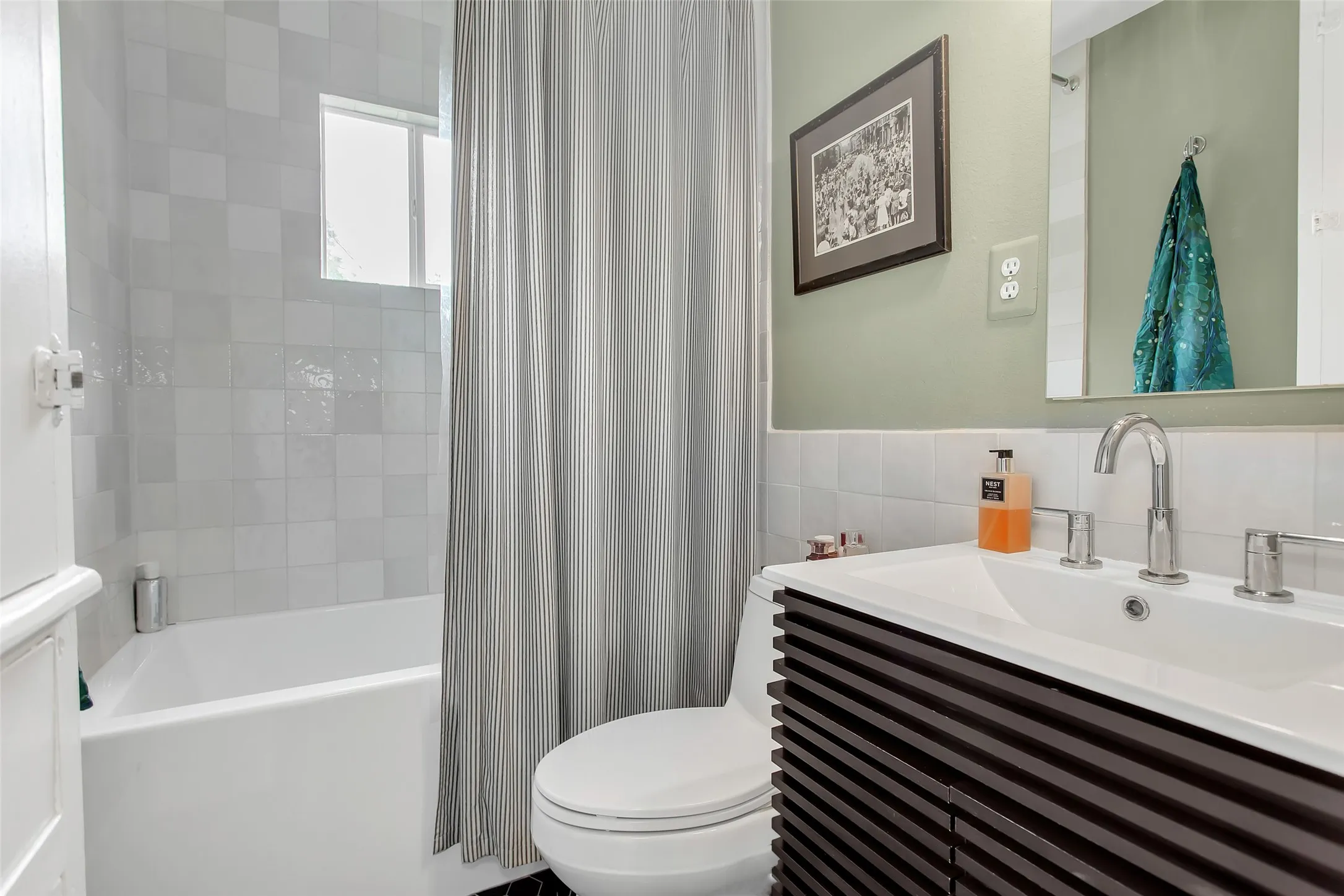 Single Family Residence For Sale in Dallas County , 1407 Rio Hondo Drive, Dallas, Texas 75218, 3 Bedroom, 1 Bathroom, 1 Garage spaces, 1,260 Sqft, built in 1951, mls#21357159, Real Estate Agent in Dallas, Homes For Sale in Dallas county, Homes For Sale in Dallas, Realtor in Dallas Texas, Real Estate Brokerage Independent Realty Texas, Luminita Cordes Realtor