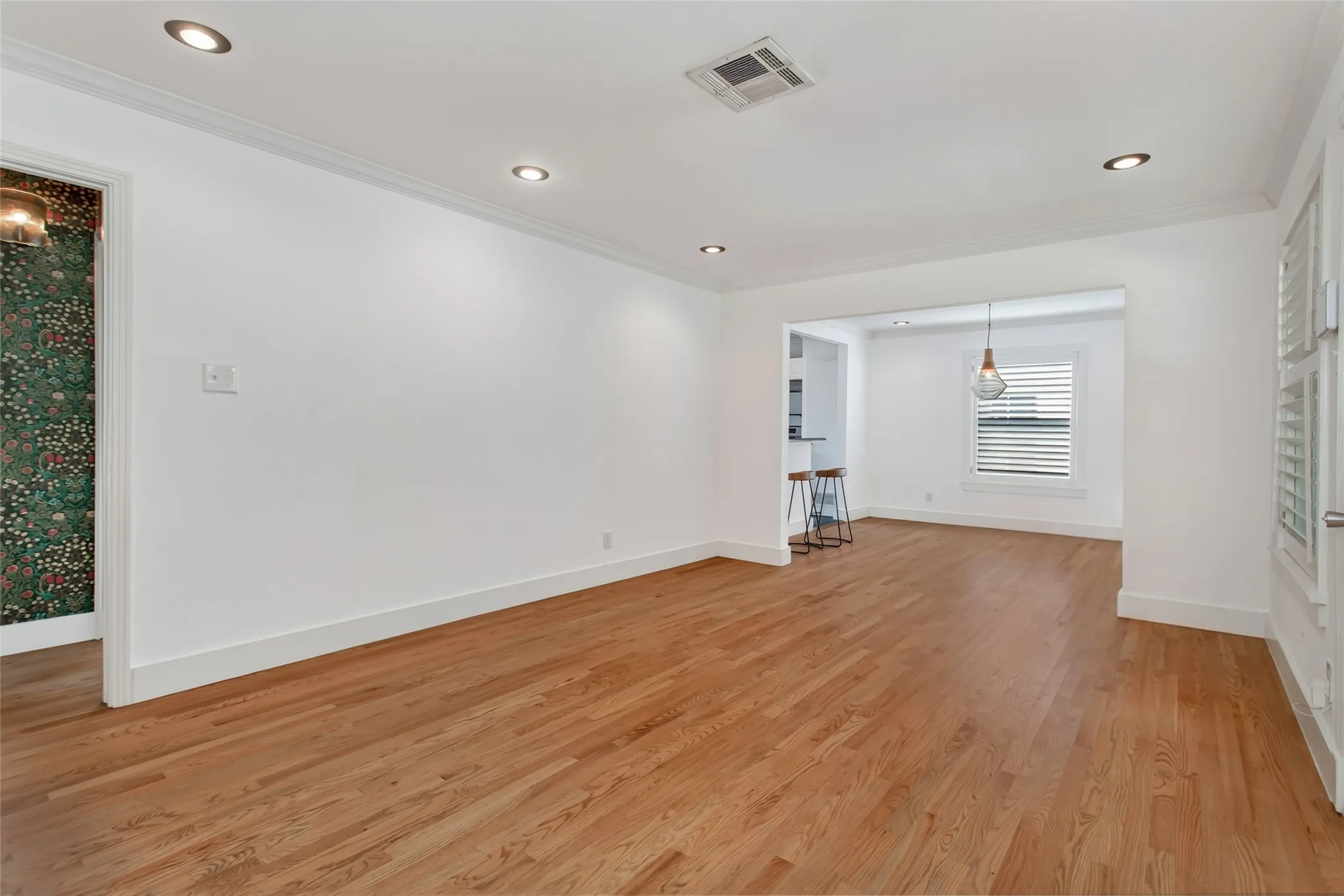 Single Family Residence For Sale in Dallas County , 1407 Rio Hondo Drive, Dallas, Texas 75218, 3 Bedroom, 1 Bathroom, 1 Garage spaces, 1,260 Sqft, built in 1951, mls#21357159, Real Estate Agent in Dallas, Homes For Sale in Dallas county, Homes For Sale in Dallas, Realtor in Dallas Texas, Real Estate Brokerage Independent Realty Texas, Luminita Cordes Realtor