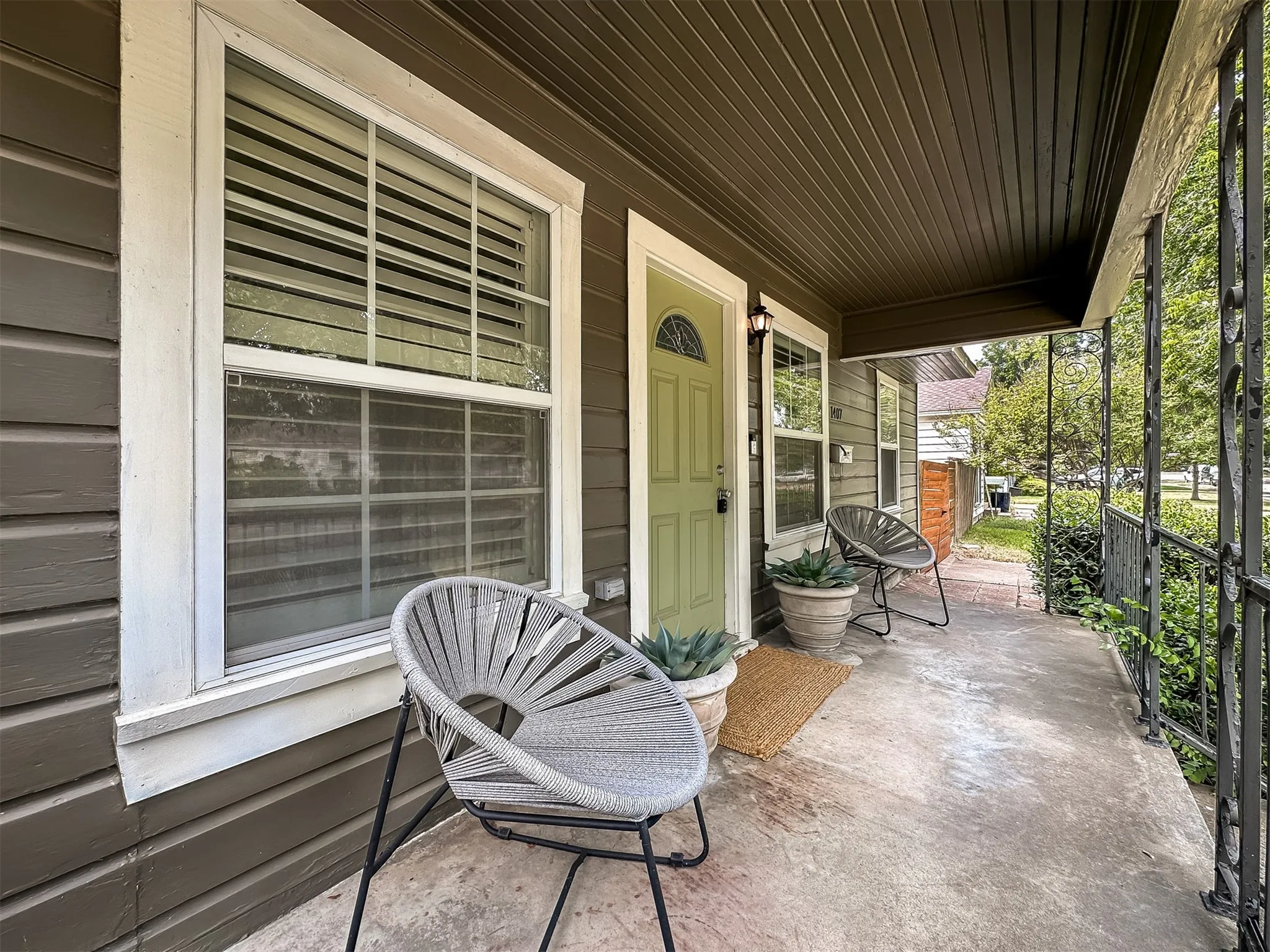 Single Family Residence For Sale in Dallas County , 1407 Rio Hondo Drive, Dallas, Texas 75218, 3 Bedroom, 1 Bathroom, 1 Garage spaces, 1,260 Sqft, built in 1951, mls#21357159, Real Estate Agent in Dallas, Homes For Sale in Dallas county, Homes For Sale in Dallas, Realtor in Dallas Texas, Real Estate Brokerage Independent Realty Texas, Luminita Cordes Realtor