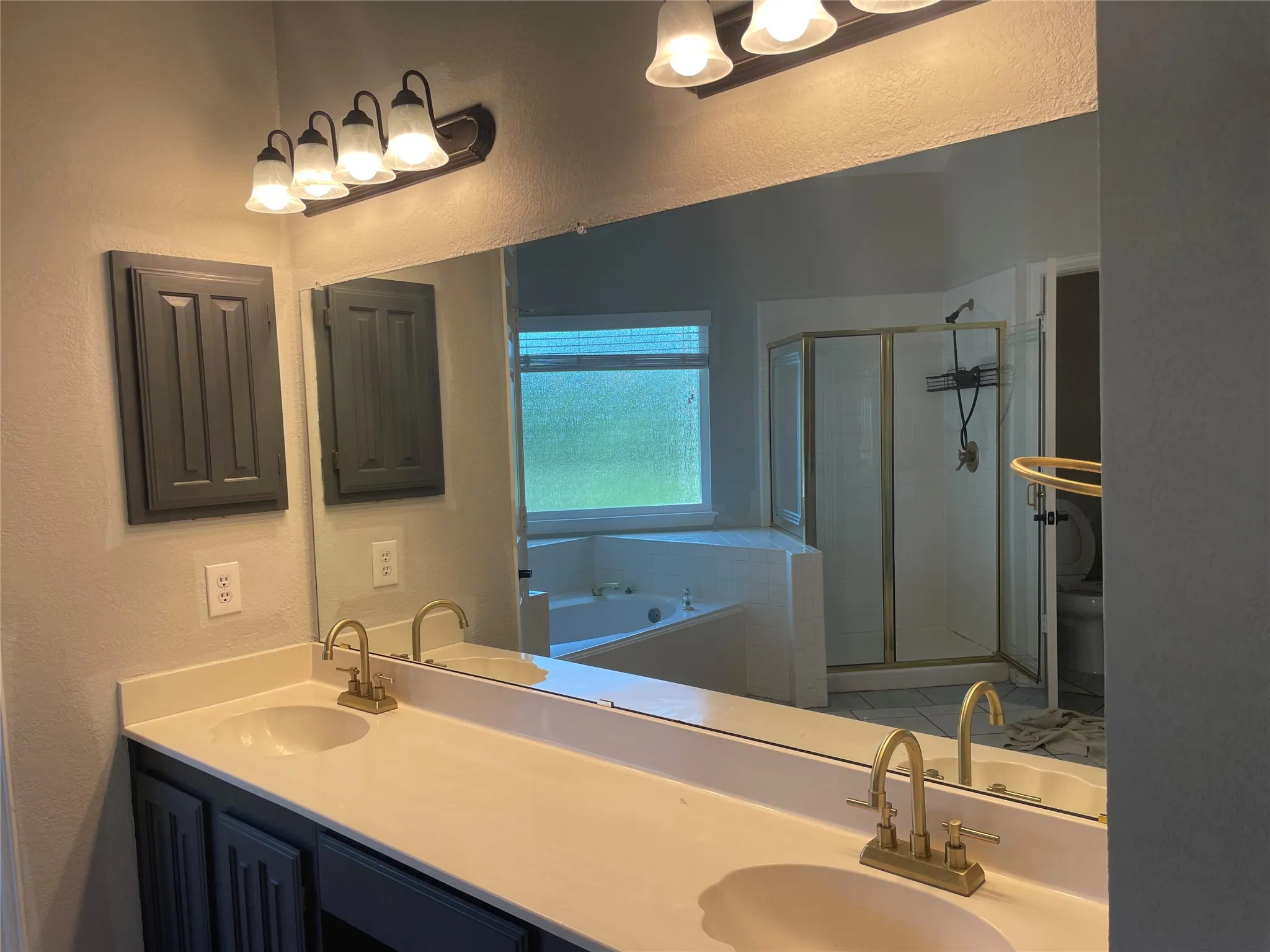 Single Family Residence For Rent in Tarrant County , 7775 Arcadia Trail, Fort Worth, Texas 76137, 5 Bedroom, 3 Bathroom, 2 Garage spaces, 3,196 Sqft, built in 1991, mls#21357070, Real Estate Agent in Fort Worth, Homes For Rent in Tarrant county, Homes For Rent in Fort Worth, Realtor in Fort Worth Texas, Real Estate Brokerage Independent Realty Texas, Luminita Cordes Realtor
