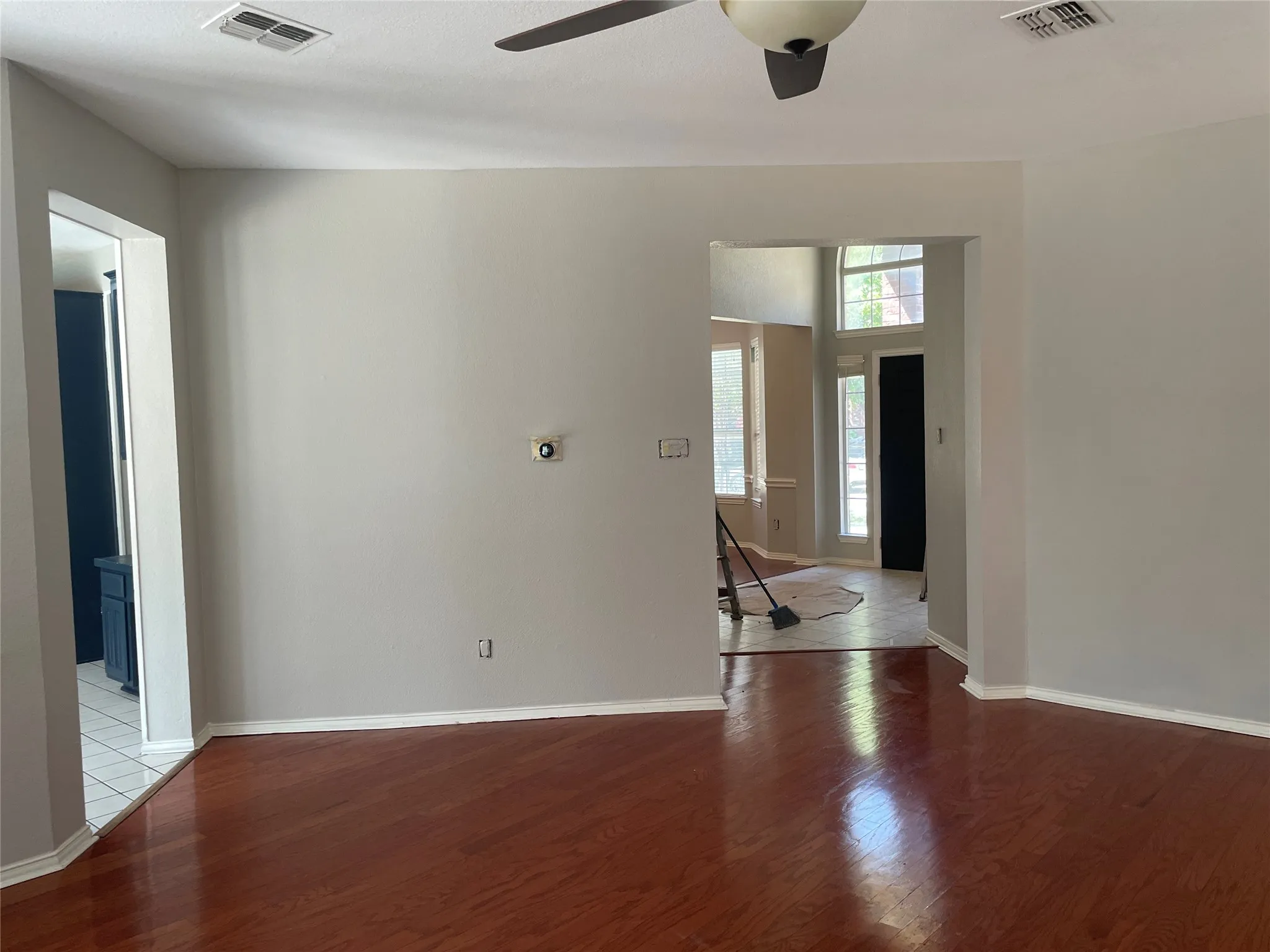 Single Family Residence For Rent in Tarrant County , 7775 Arcadia Trail, Fort Worth, Texas 76137, 5 Bedroom, 3 Bathroom, 2 Garage spaces, 3,196 Sqft, built in 1991, mls#21357070, Real Estate Agent in Fort Worth, Homes For Rent in Tarrant county, Homes For Rent in Fort Worth, Realtor in Fort Worth Texas, Real Estate Brokerage Independent Realty Texas, Luminita Cordes Realtor