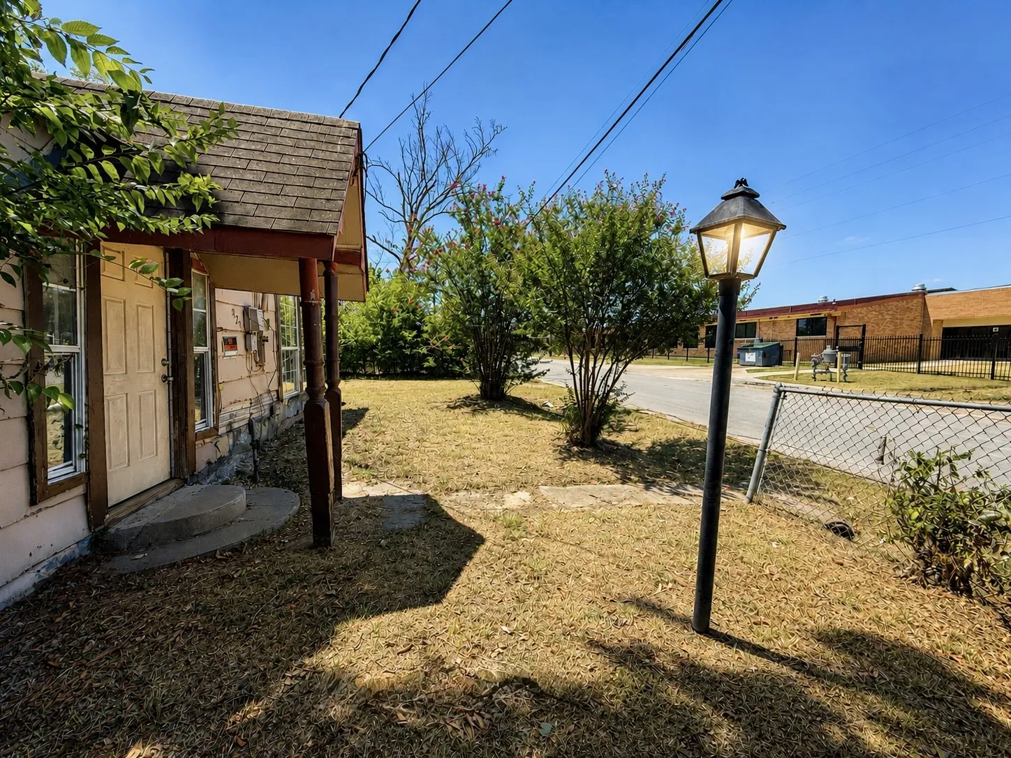 Single Family Residence For Sale in Kaufman County , 921 S Medora Street, Terrell, Texas 75160, 2 Bedroom, 2 Bathroom, Garage spaces, 912 Sqft, built in 1970, mls#21357147, Real Estate Agent in Terrell, Homes For Sale in Kaufman county, Homes For Sale in Terrell, Realtor in Terrell Texas, Real Estate Brokerage Independent Realty Texas, Luminita Cordes Realtor