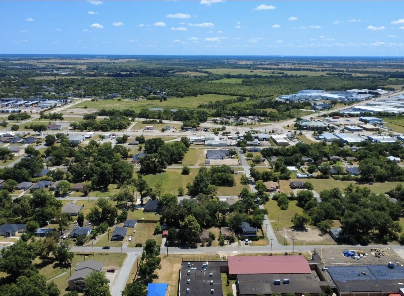 Single Family Residence For Sale in Kaufman County , 921 S Medora Street, Terrell, Texas 75160, 2 Bedroom, 2 Bathroom, Garage spaces, 912 Sqft, built in 1970, mls#21357147, Real Estate Agent in Terrell, Homes For Sale in Kaufman county, Homes For Sale in Terrell, Realtor in Terrell Texas, Real Estate Brokerage Independent Realty Texas, Luminita Cordes Realtor