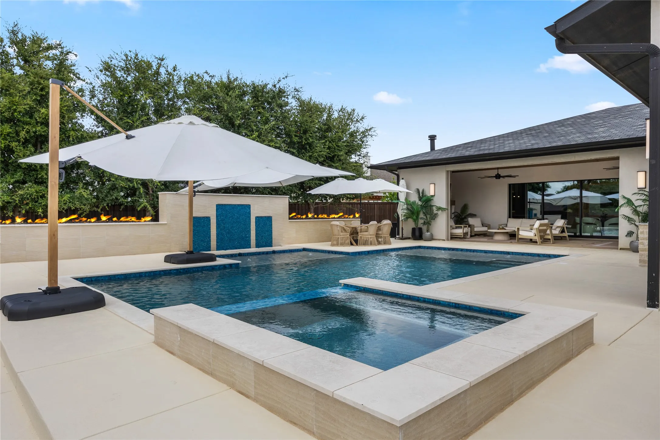 Single Family Residence For Sale in Tarrant County , 200 Winnie Drive, Colleyville, Texas 76034, 4 Bedroom, 5 Bathroom, 3 Garage spaces, 4,779 Sqft, built in 2020, mls#21355181, Real Estate Agent in Colleyville, Homes For Sale in Tarrant county, Homes For Sale in Colleyville, Realtor in Colleyville Texas, Real Estate Brokerage Independent Realty Texas, Luminita Cordes Realtor