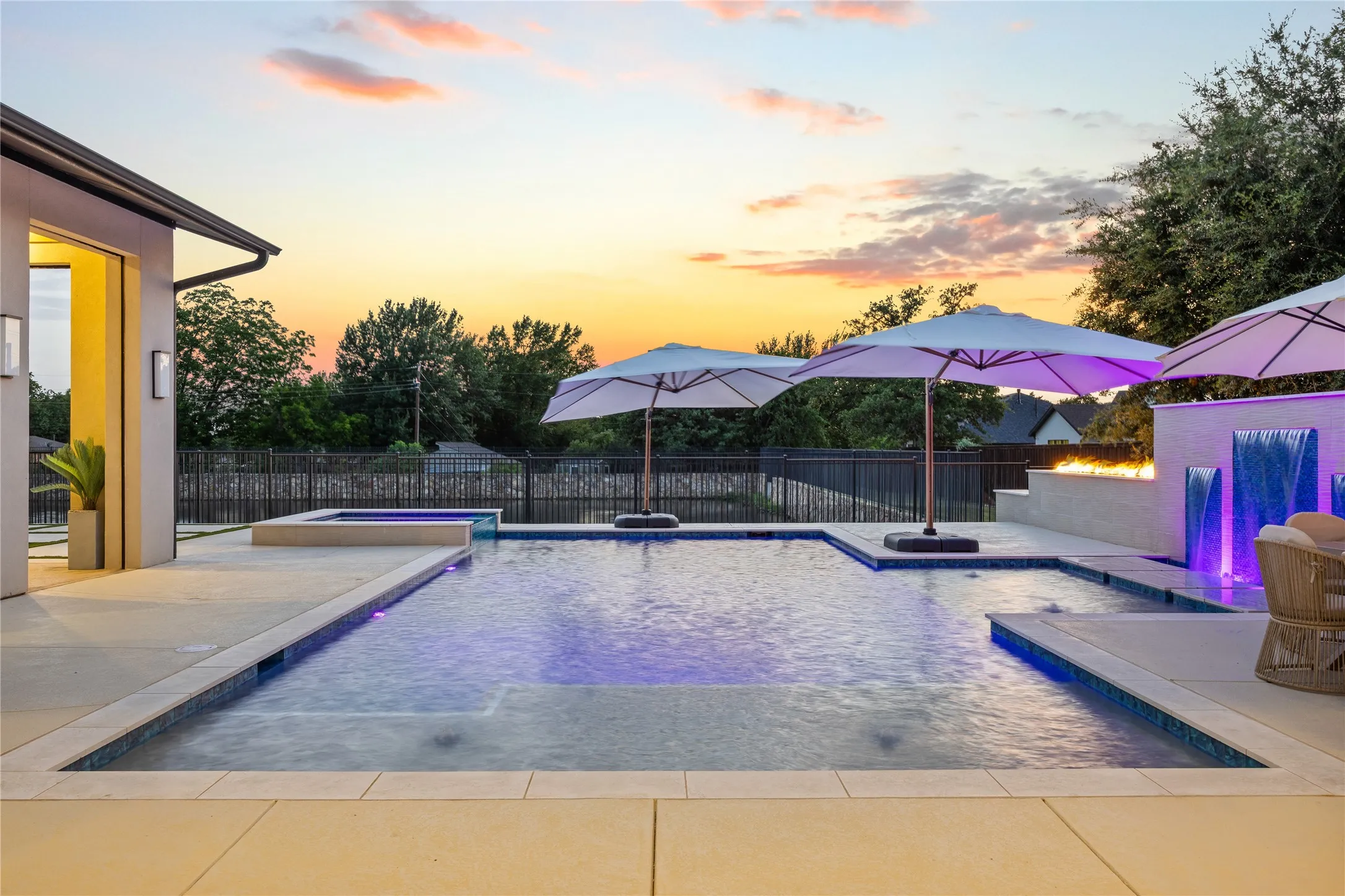 Single Family Residence For Sale in Tarrant County , 200 Winnie Drive, Colleyville, Texas 76034, 4 Bedroom, 5 Bathroom, 3 Garage spaces, 4,779 Sqft, built in 2020, mls#21355181, Real Estate Agent in Colleyville, Homes For Sale in Tarrant county, Homes For Sale in Colleyville, Realtor in Colleyville Texas, Real Estate Brokerage Independent Realty Texas, Luminita Cordes Realtor