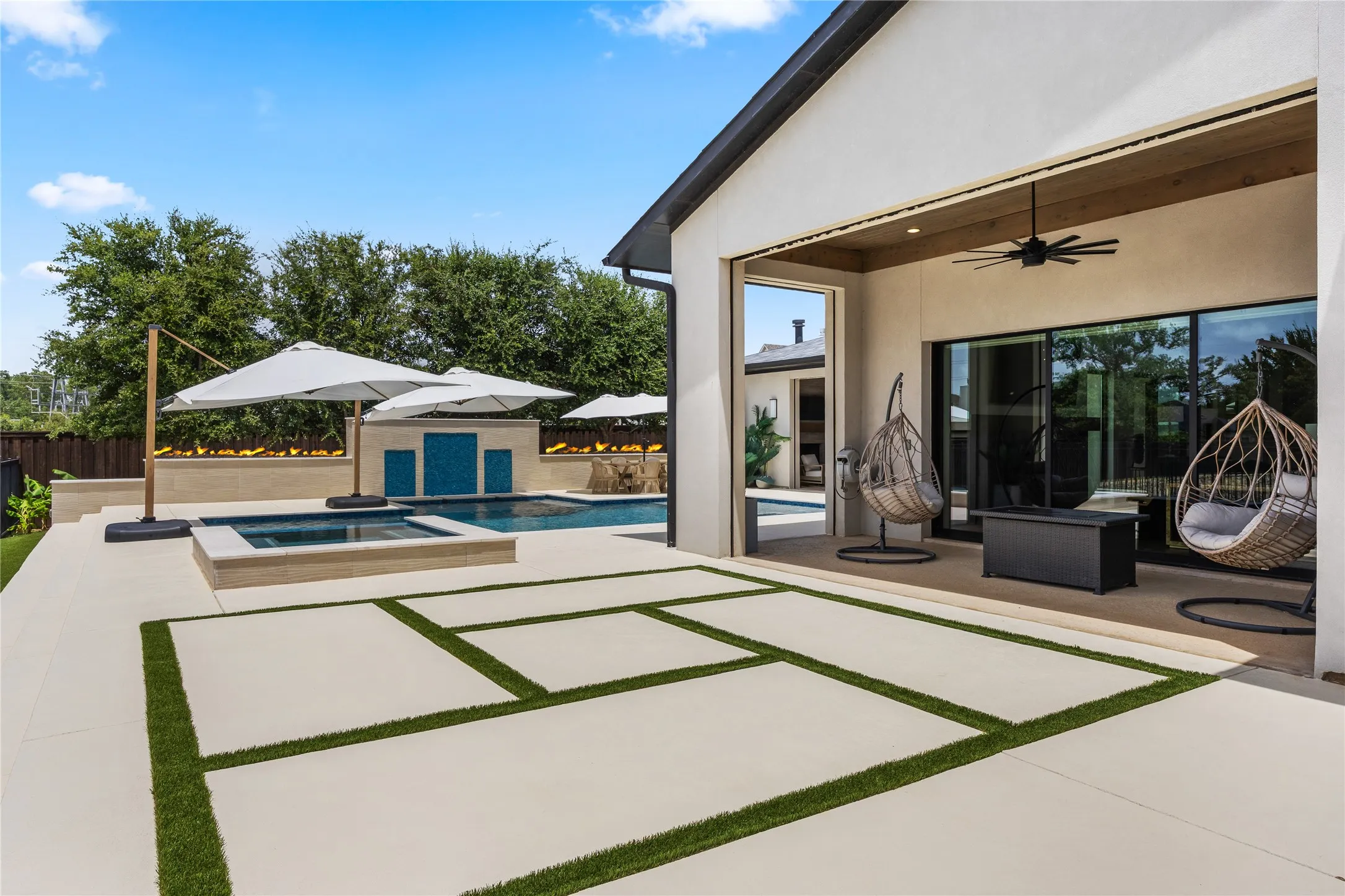 Single Family Residence For Sale in Tarrant County , 200 Winnie Drive, Colleyville, Texas 76034, 4 Bedroom, 5 Bathroom, 3 Garage spaces, 4,779 Sqft, built in 2020, mls#21355181, Real Estate Agent in Colleyville, Homes For Sale in Tarrant county, Homes For Sale in Colleyville, Realtor in Colleyville Texas, Real Estate Brokerage Independent Realty Texas, Luminita Cordes Realtor