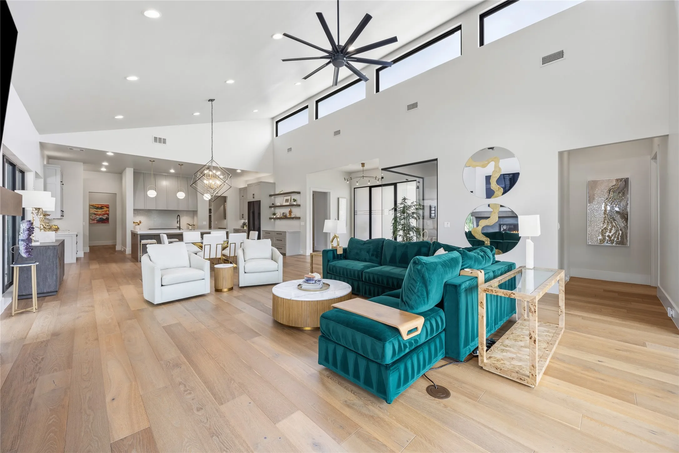 Single Family Residence For Sale in Tarrant County , 200 Winnie Drive, Colleyville, Texas 76034, 4 Bedroom, 5 Bathroom, 3 Garage spaces, 4,779 Sqft, built in 2020, mls#21355181, Real Estate Agent in Colleyville, Homes For Sale in Tarrant county, Homes For Sale in Colleyville, Realtor in Colleyville Texas, Real Estate Brokerage Independent Realty Texas, Luminita Cordes Realtor