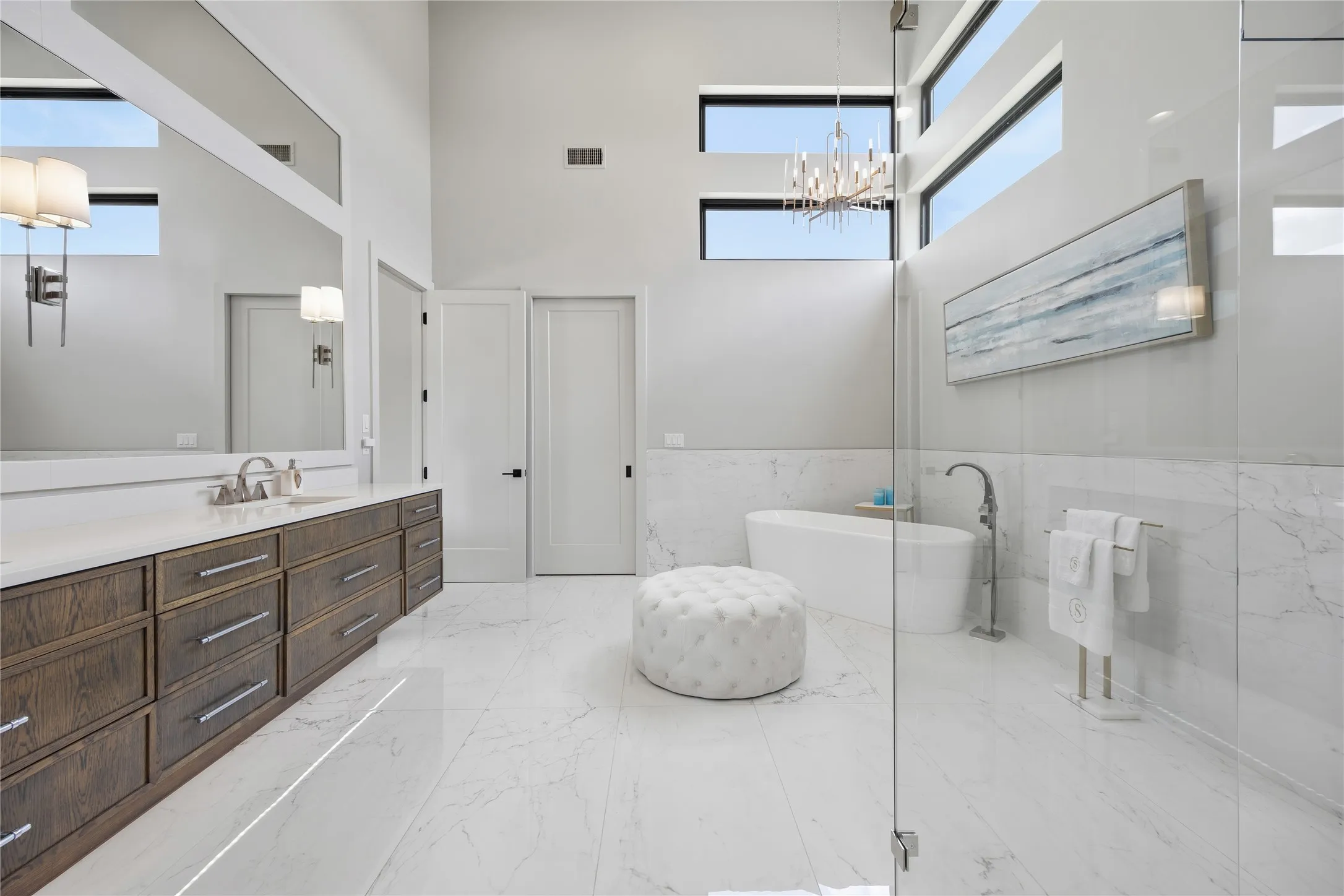 Single Family Residence For Sale in Tarrant County , 200 Winnie Drive, Colleyville, Texas 76034, 4 Bedroom, 5 Bathroom, 3 Garage spaces, 4,779 Sqft, built in 2020, mls#21355181, Real Estate Agent in Colleyville, Homes For Sale in Tarrant county, Homes For Sale in Colleyville, Realtor in Colleyville Texas, Real Estate Brokerage Independent Realty Texas, Luminita Cordes Realtor