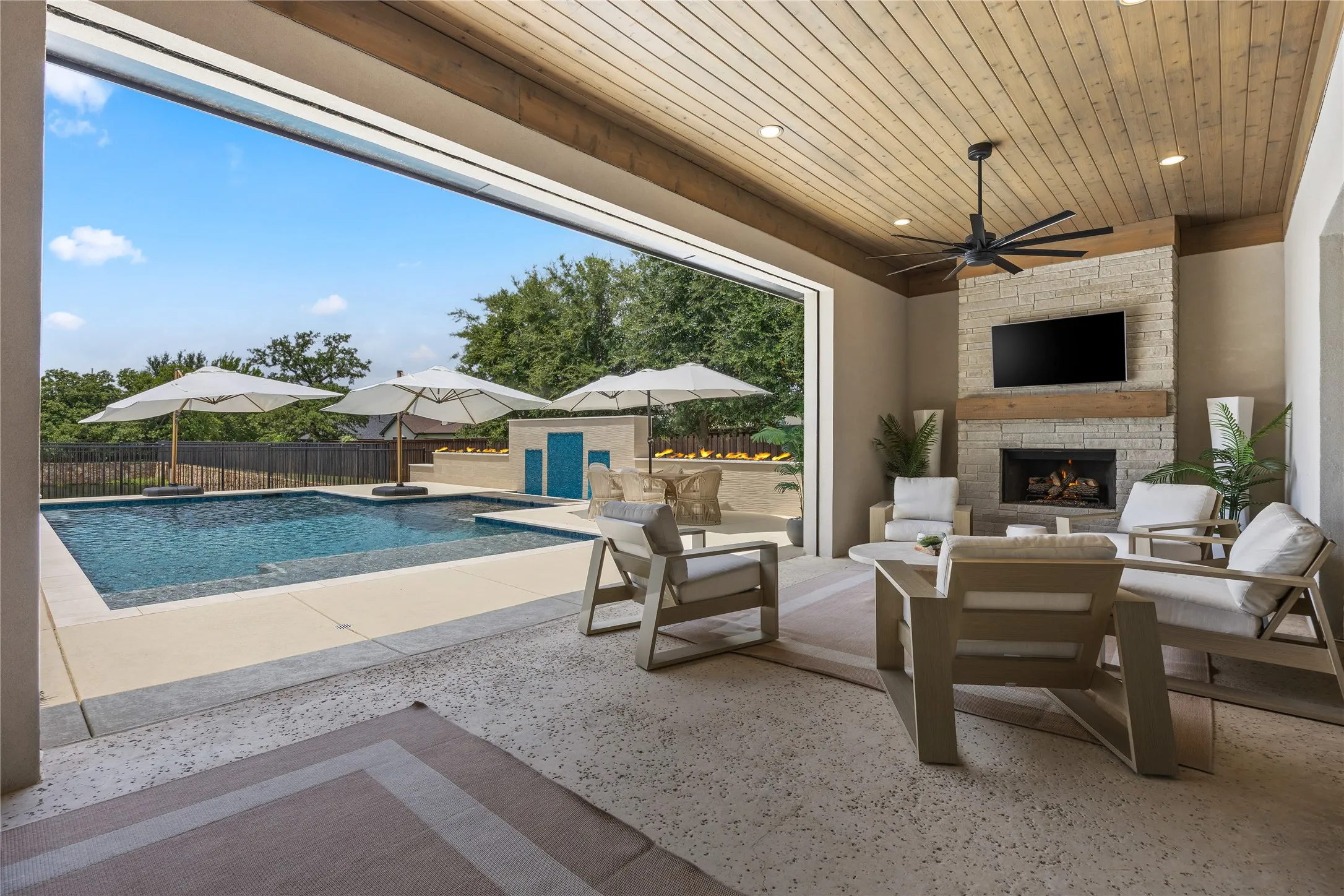 Single Family Residence For Sale in Tarrant County , 200 Winnie Drive, Colleyville, Texas 76034, 4 Bedroom, 5 Bathroom, 3 Garage spaces, 4,779 Sqft, built in 2020, mls#21355181, Real Estate Agent in Colleyville, Homes For Sale in Tarrant county, Homes For Sale in Colleyville, Realtor in Colleyville Texas, Real Estate Brokerage Independent Realty Texas, Luminita Cordes Realtor