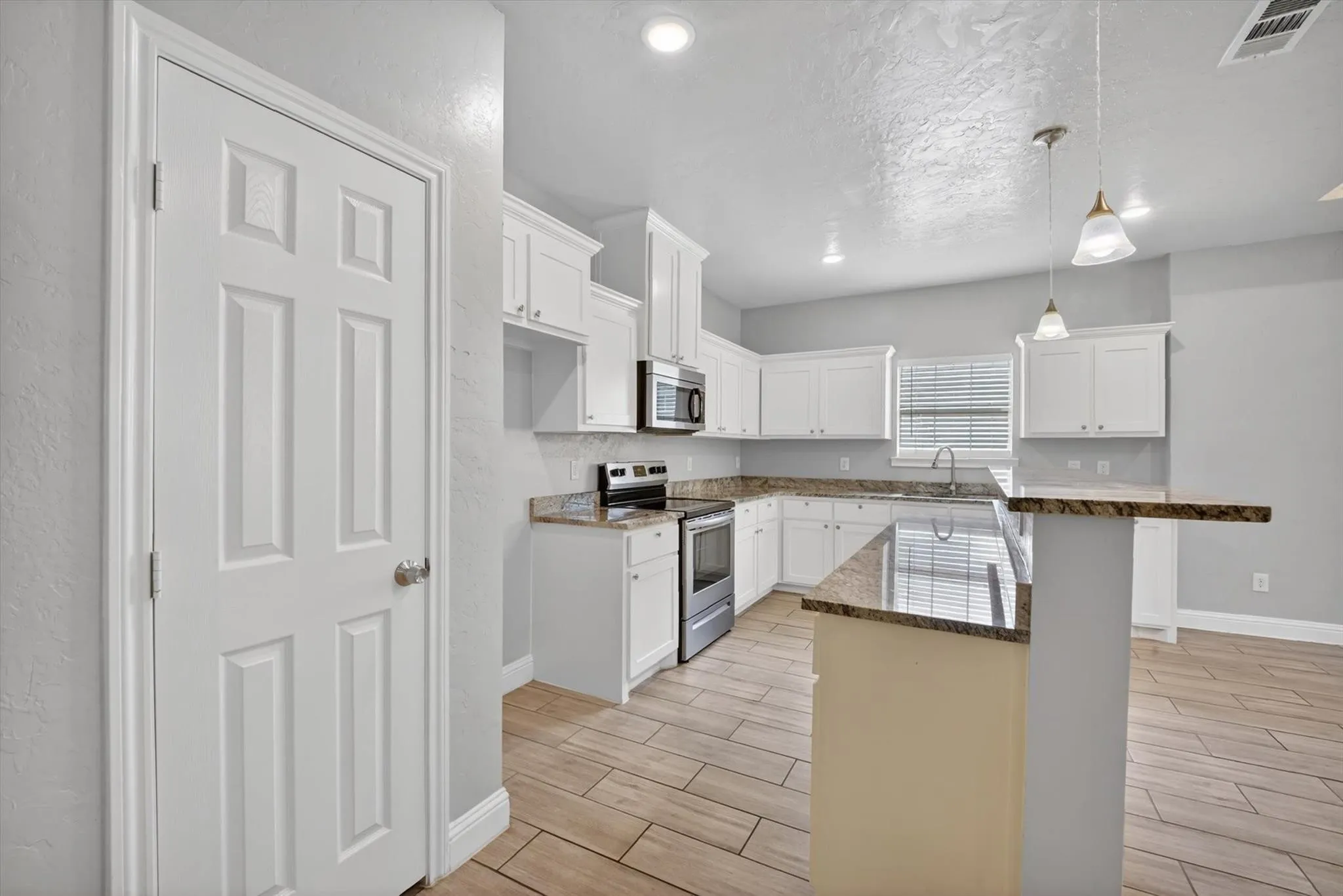 Single Family Residence For Rent in Hunt County , 4404 Harris Street, Greenville, Texas 75401, 3 Bedroom, 2 Bathroom, 2 Garage spaces, 1,600 Sqft, built in 2021, mls#21357165, Real Estate Agent in Greenville, Homes For Rent in Hunt county, Homes For Rent in Greenville, Realtor in Greenville Texas, Real Estate Brokerage Independent Realty Texas, Luminita Cordes Realtor
