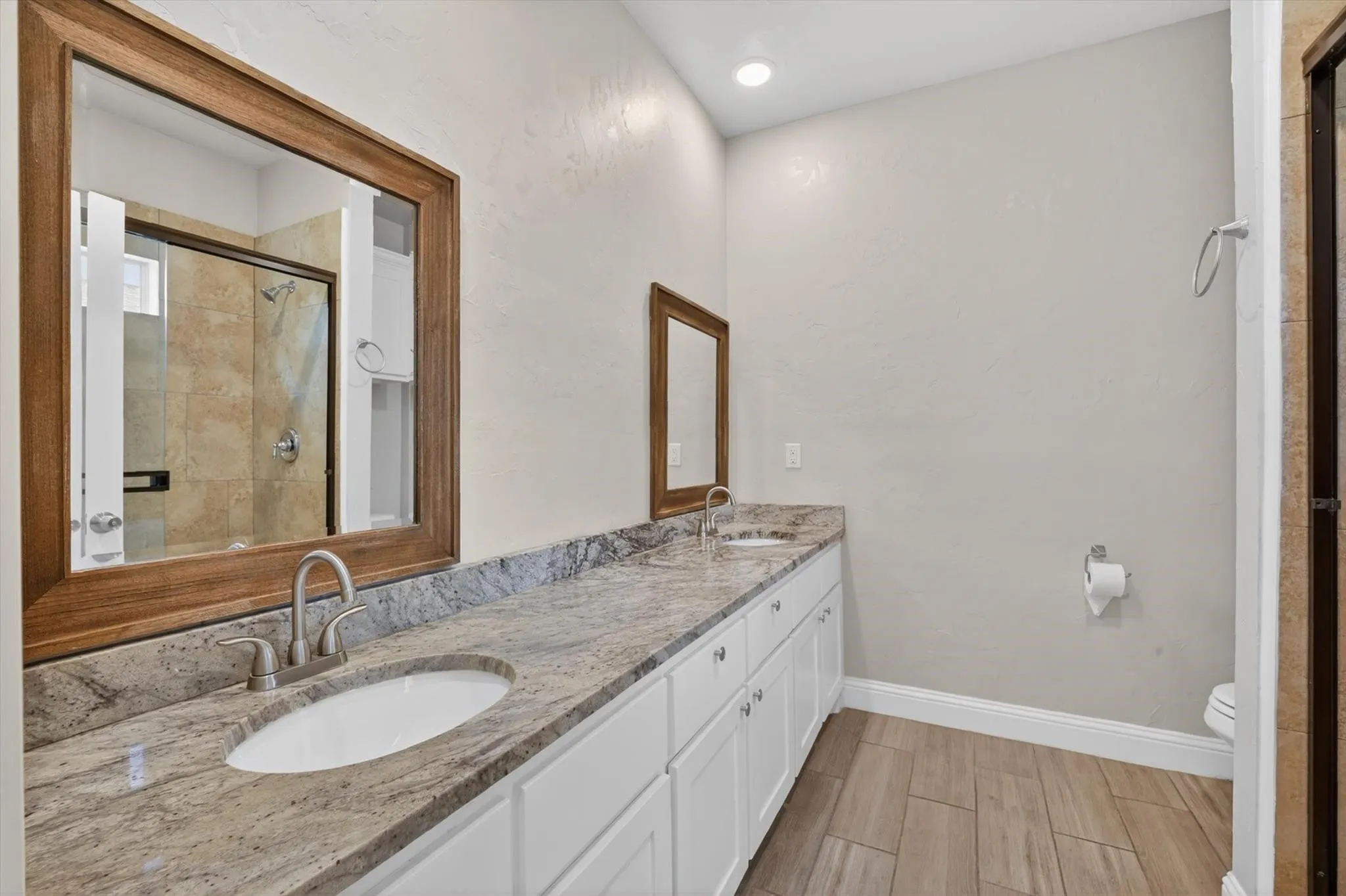 Single Family Residence For Rent in Hunt County , 4404 Harris Street, Greenville, Texas 75401, 3 Bedroom, 2 Bathroom, 2 Garage spaces, 1,600 Sqft, built in 2021, mls#21357165, Real Estate Agent in Greenville, Homes For Rent in Hunt county, Homes For Rent in Greenville, Realtor in Greenville Texas, Real Estate Brokerage Independent Realty Texas, Luminita Cordes Realtor