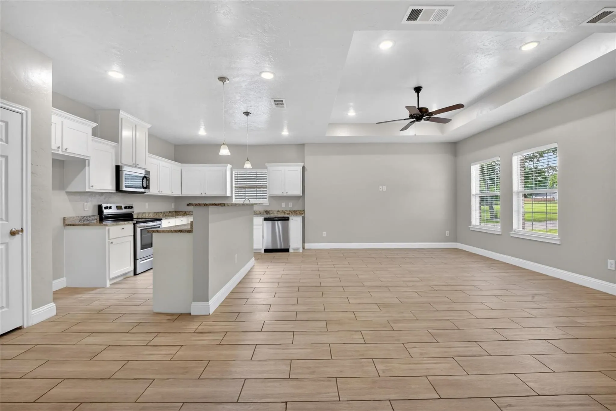 Single Family Residence For Rent in Hunt County , 4404 Harris Street, Greenville, Texas 75401, 3 Bedroom, 2 Bathroom, 2 Garage spaces, 1,600 Sqft, built in 2021, mls#21357165, Real Estate Agent in Greenville, Homes For Rent in Hunt county, Homes For Rent in Greenville, Realtor in Greenville Texas, Real Estate Brokerage Independent Realty Texas, Luminita Cordes Realtor