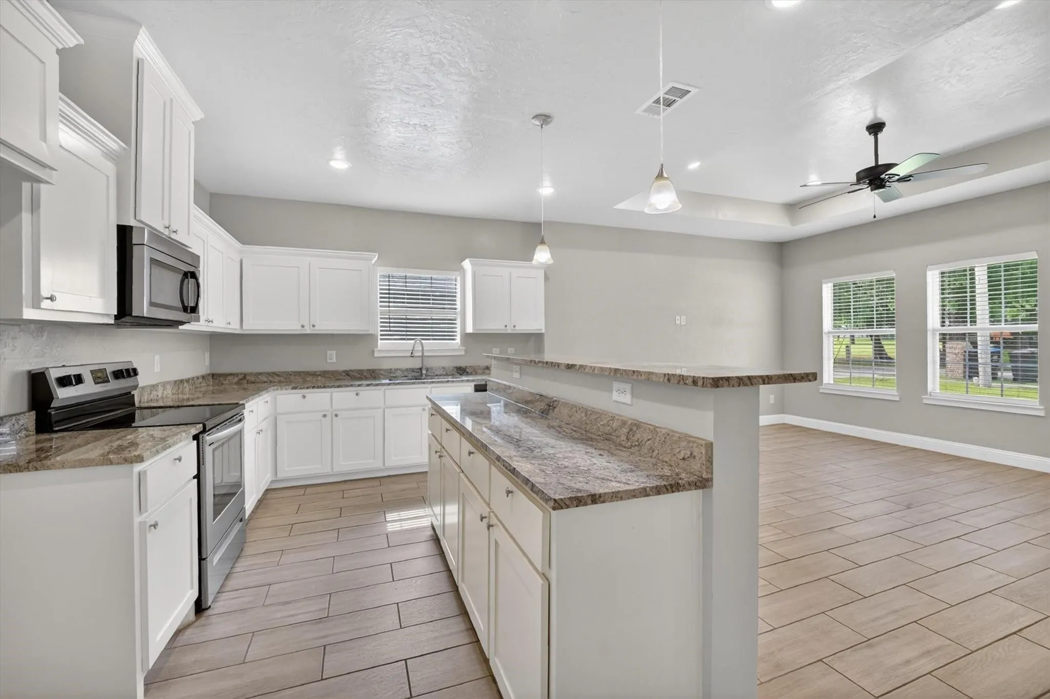 Single Family Residence For Rent in Hunt County , 4404 Harris Street, Greenville, Texas 75401, 3 Bedroom, 2 Bathroom, 2 Garage spaces, 1,600 Sqft, built in 2021, mls#21357165, Real Estate Agent in Greenville, Homes For Rent in Hunt county, Homes For Rent in Greenville, Realtor in Greenville Texas, Real Estate Brokerage Independent Realty Texas, Luminita Cordes Realtor