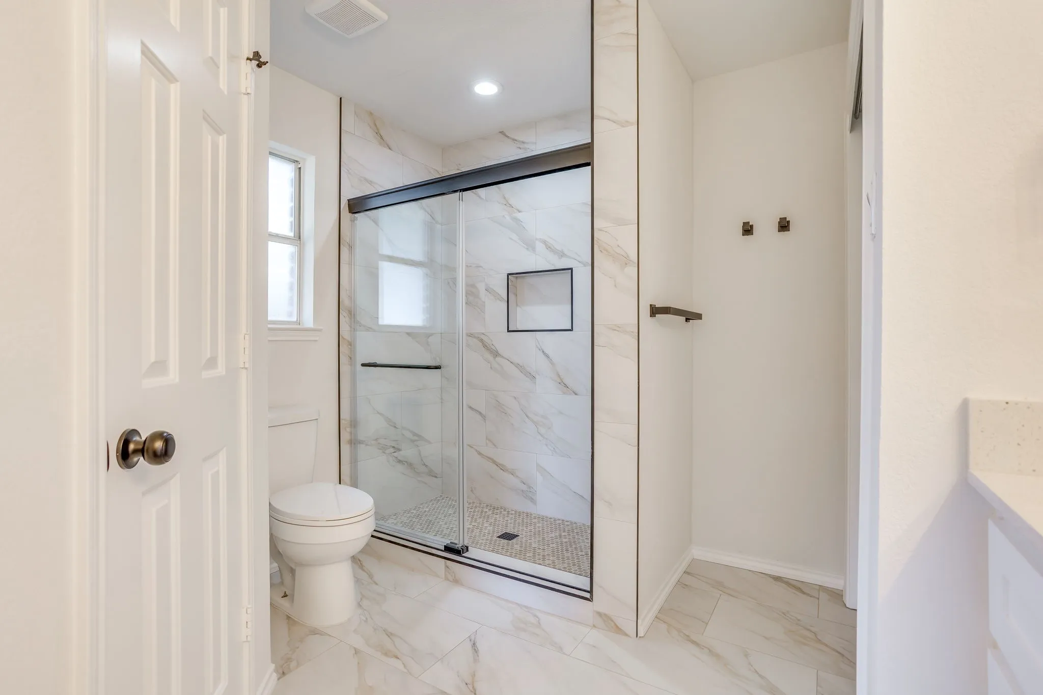 Gorgeous primary ensuite bathroom!