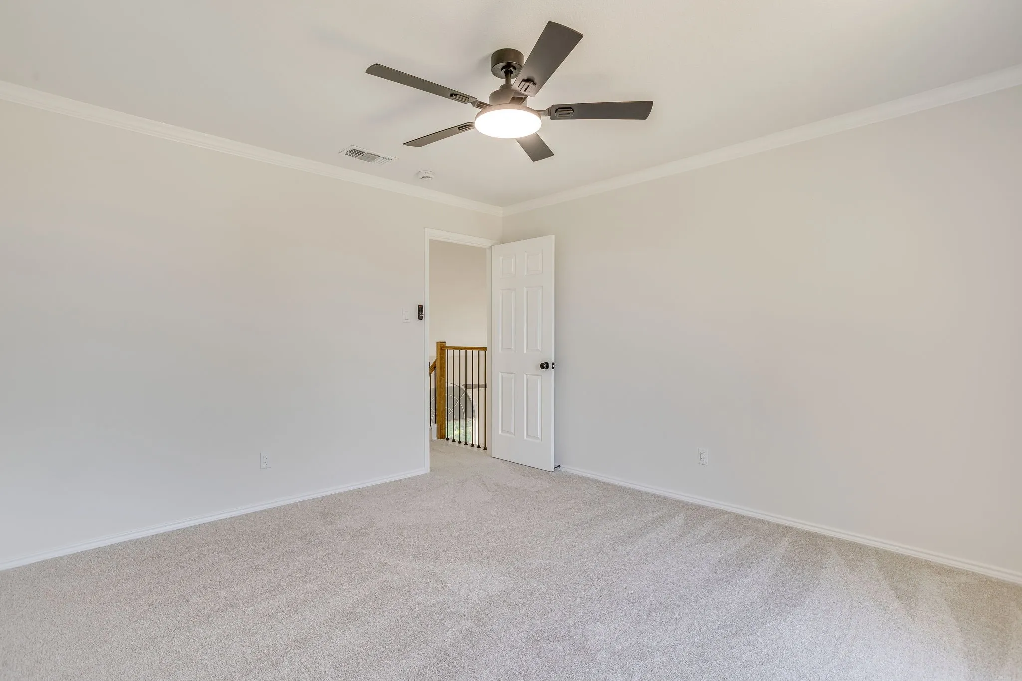 Single Family Residence For Sale in Tarrant County , 4608 Bayonne Court, Arlington, Texas 76016, 3 Bedroom, 3 Bathroom, 2 Garage spaces, 1,664 Sqft, built in 1992, mls#21350840, Real Estate Agent in Arlington, Homes For Sale in Tarrant county, Homes For Sale in Arlington, Realtor in Arlington Texas, Real Estate Brokerage Independent Realty Texas, Luminita Cordes Realtor