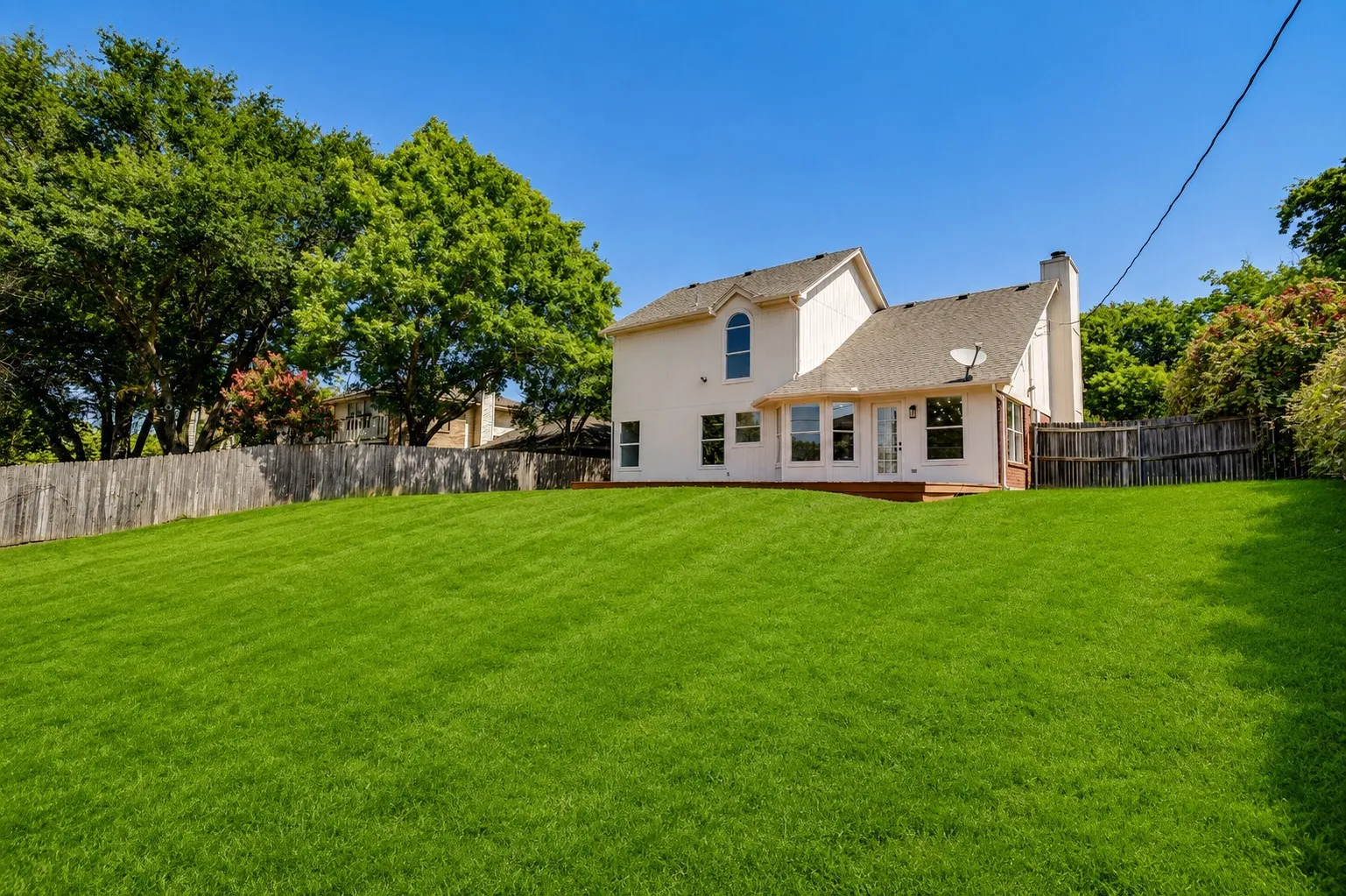 Huge Backyard in quiet cul-de-sac