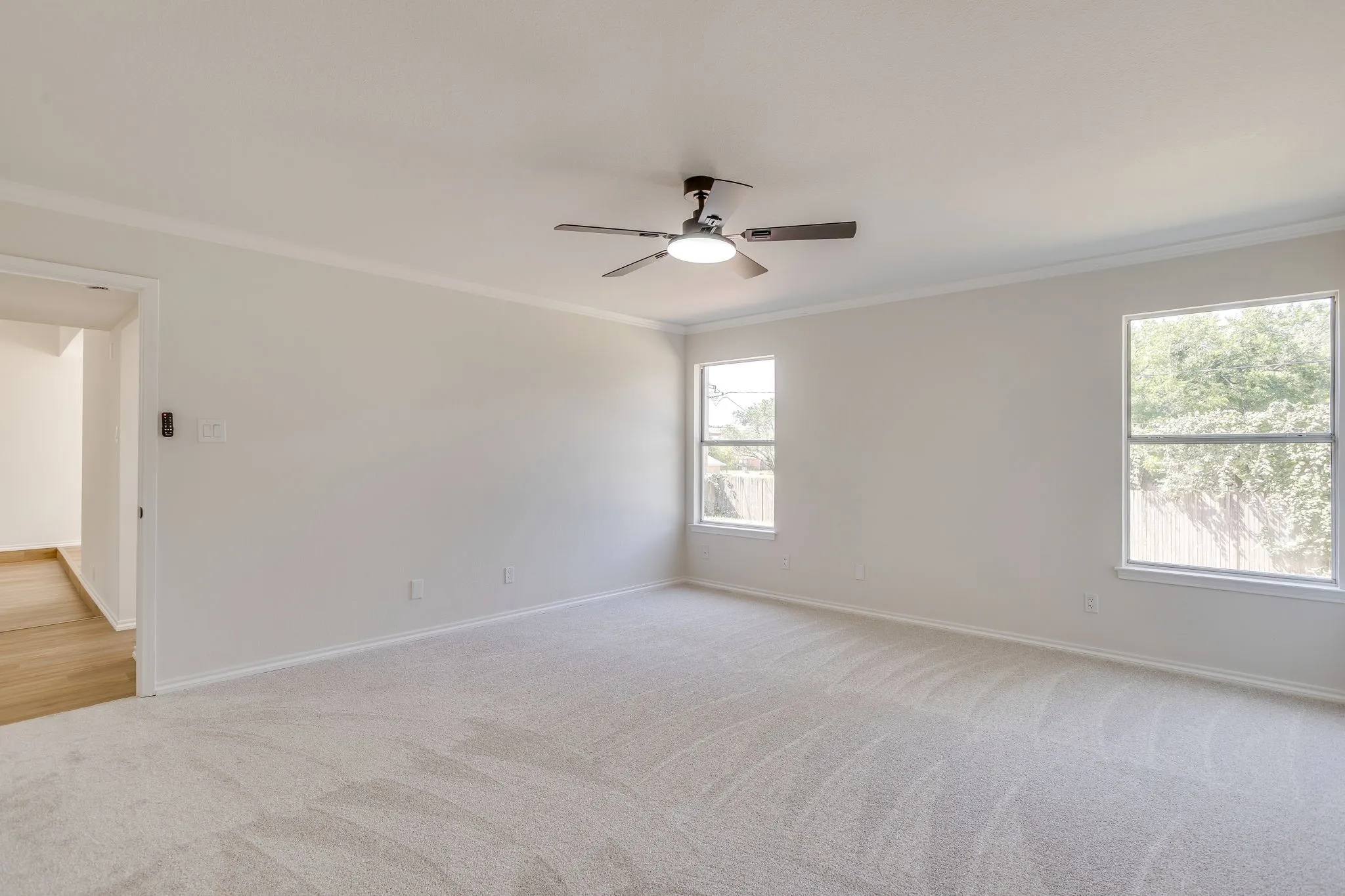 Single Family Residence For Sale in Tarrant County , 4608 Bayonne Court, Arlington, Texas 76016, 3 Bedroom, 3 Bathroom, 2 Garage spaces, 1,664 Sqft, built in 1992, mls#21350840, Real Estate Agent in Arlington, Homes For Sale in Tarrant county, Homes For Sale in Arlington, Realtor in Arlington Texas, Real Estate Brokerage Independent Realty Texas, Luminita Cordes Realtor