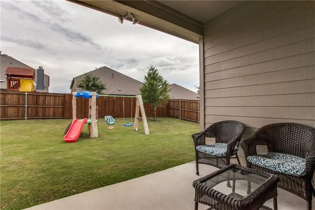 Single Family Residence For Rent in Collin County , 300 Rugby Lane, Mc Kinney, Texas 75072, 4 Bedroom, 3 Bathroom, 2 Garage spaces, 2,911 Sqft, built in 2015, Price $3,200, mls#21357175, Real Estate Agent in Mc Kinney, Homes For Rent in Collin county, Homes For Rent in Mc Kinney, Realtor in Mc Kinney Texas, Real Estate Brokerage Independent Realty Texas, Luminita Cordes Realtor