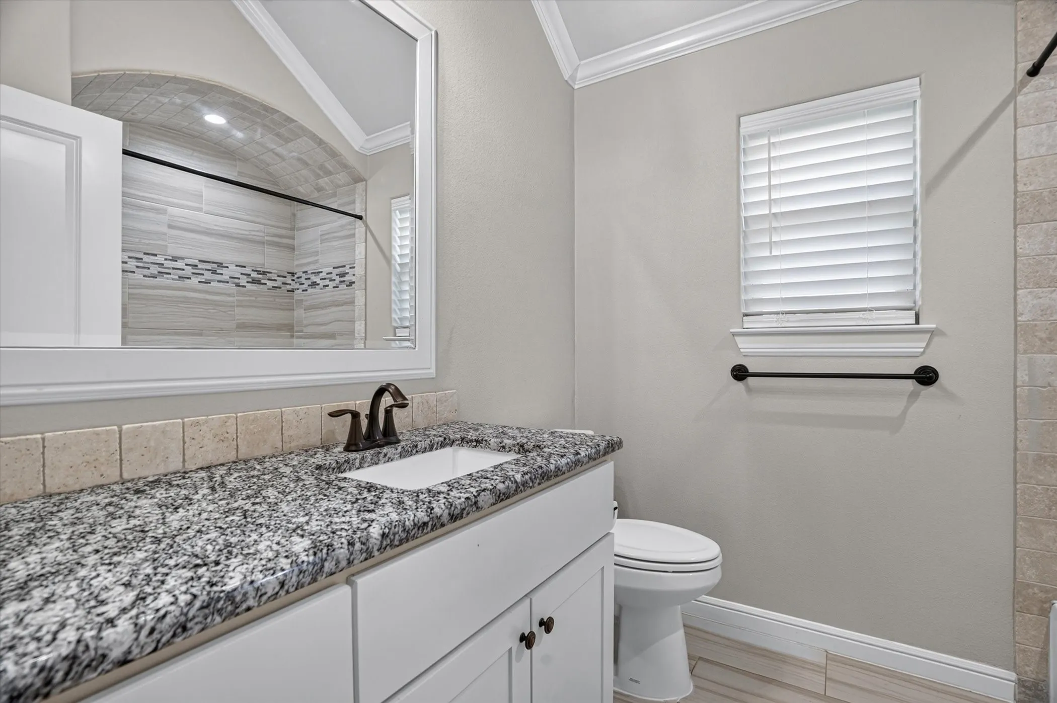 Single Family Residence For Sale in Hood County , 3335 White Horse Drive, Granbury, Texas 76049, 3 Bedroom, 2 Bathroom, 2 Garage spaces, 1,755 Sqft, built in 2021, mls#21354088, Real Estate Agent in Granbury, Homes For Sale in Hood county, Homes For Sale in Granbury, Realtor in Granbury Texas, Real Estate Brokerage Independent Realty Texas, Luminita Cordes Realtor