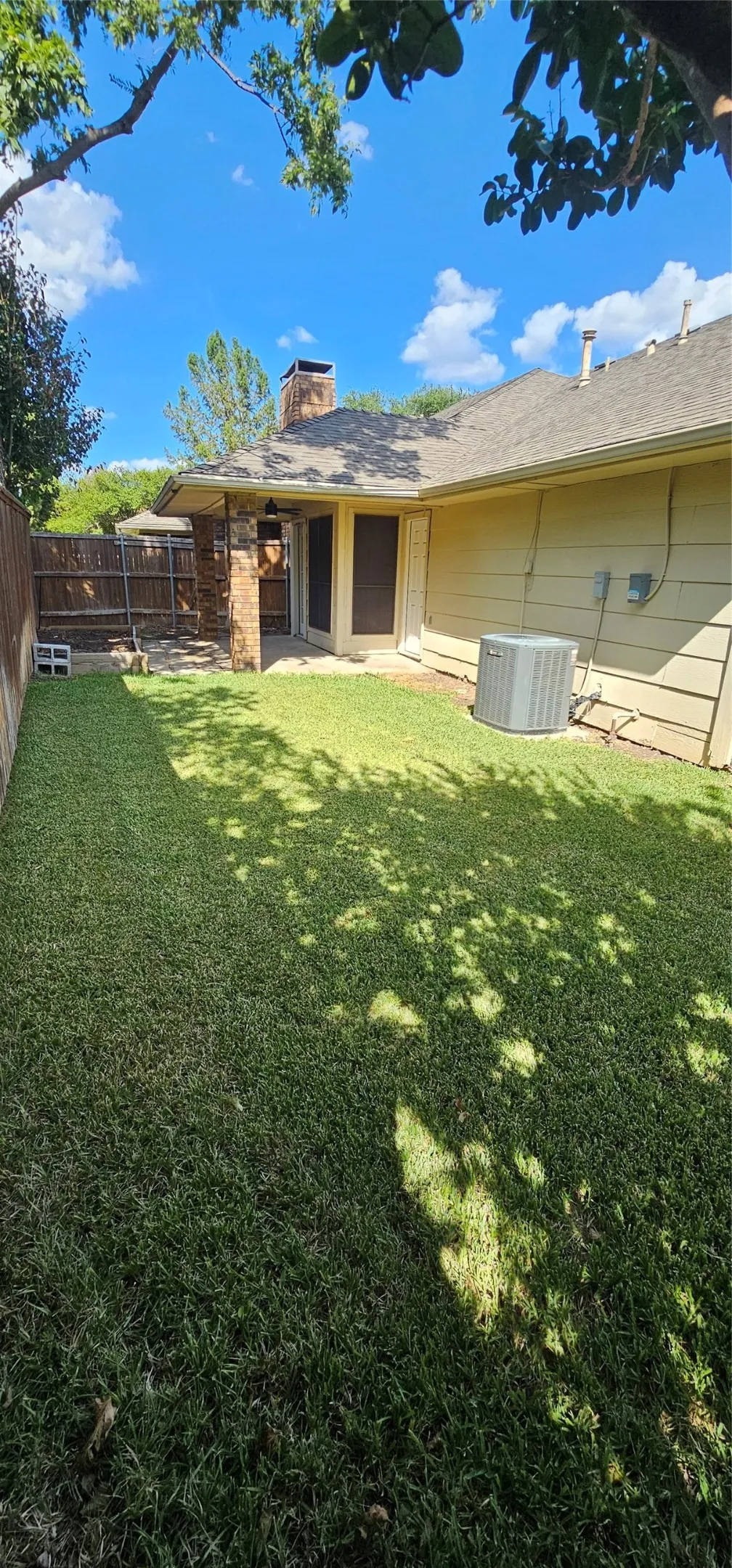 Duplex For Rent in Collin County , 3403 Hilltop Lane, Plano, Texas 75023, 3 Bedroom, 2 Bathroom, 2 Garage spaces, 1,318 Sqft, built in 1983, mls#21357177, Real Estate Agent in Plano, Homes For Rent in Collin county, Homes For Rent in Plano, Realtor in Plano Texas, Real Estate Brokerage Independent Realty Texas, Luminita Cordes Realtor