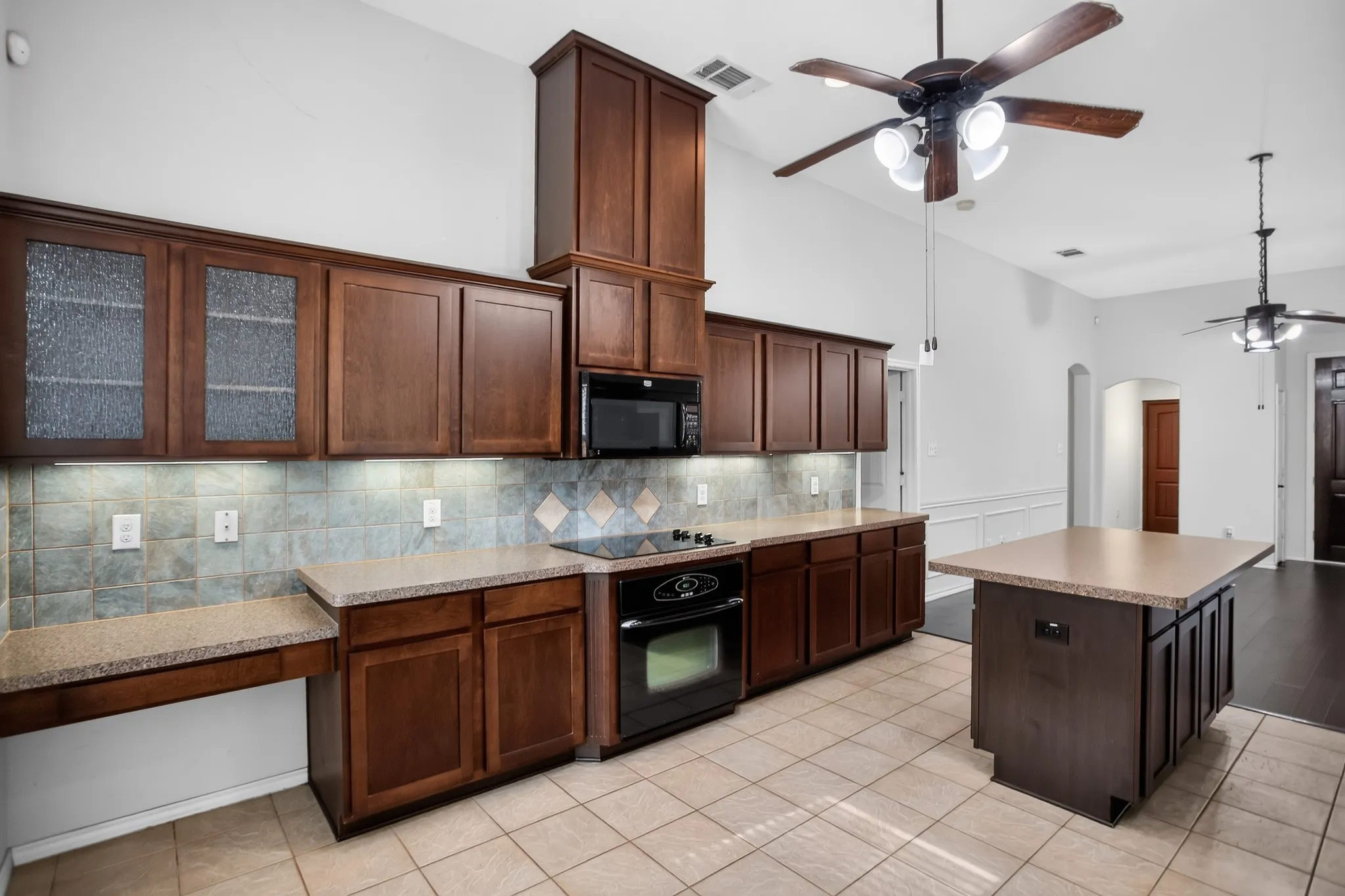 Single Family Residence For Sale in Dallas County , 8418 Timberbrook Lane, Dallas, Texas 75249, 3 Bedroom, 2 Bathroom, 2 Garage spaces, 1,333 Sqft, built in 2010, mls#21356868, Real Estate Agent in Dallas, Homes For Sale in Dallas county, Homes For Sale in Dallas, Realtor in Dallas Texas, Real Estate Brokerage Independent Realty Texas, Luminita Cordes Realtor