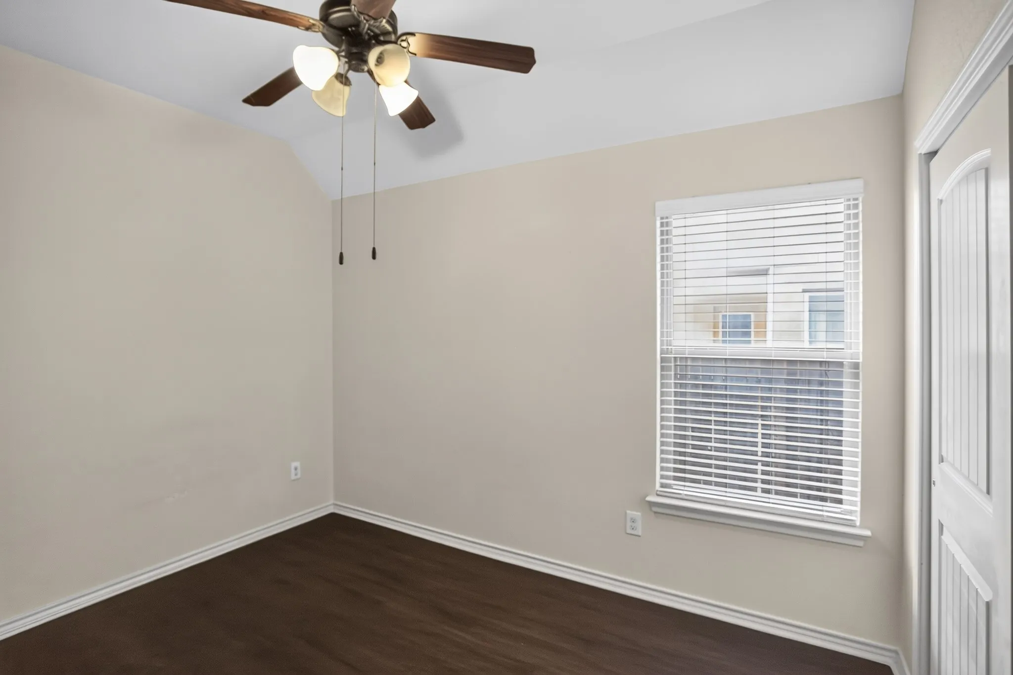 Single Family Residence For Sale in Dallas County , 8418 Timberbrook Lane, Dallas, Texas 75249, 3 Bedroom, 2 Bathroom, 2 Garage spaces, 1,333 Sqft, built in 2010, mls#21356868, Real Estate Agent in Dallas, Homes For Sale in Dallas county, Homes For Sale in Dallas, Realtor in Dallas Texas, Real Estate Brokerage Independent Realty Texas, Luminita Cordes Realtor