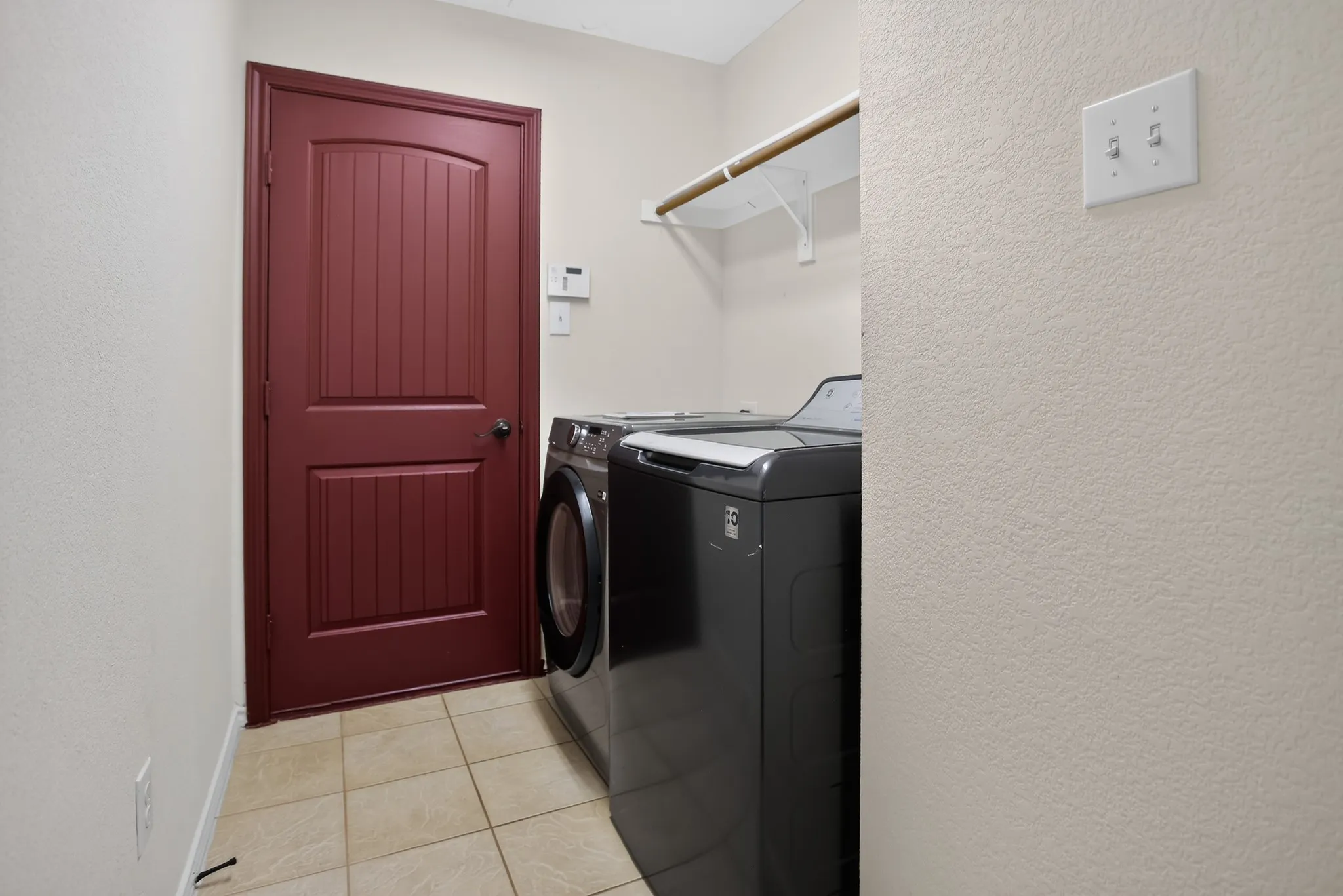 Single Family Residence For Sale in Dallas County , 8418 Timberbrook Lane, Dallas, Texas 75249, 3 Bedroom, 2 Bathroom, 2 Garage spaces, 1,333 Sqft, built in 2010, mls#21356868, Real Estate Agent in Dallas, Homes For Sale in Dallas county, Homes For Sale in Dallas, Realtor in Dallas Texas, Real Estate Brokerage Independent Realty Texas, Luminita Cordes Realtor